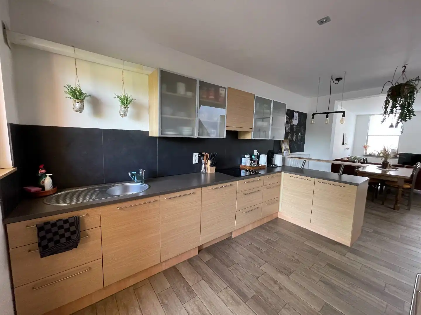 Instapklare 2 slpk-woning met tuin te Lisp foto 4