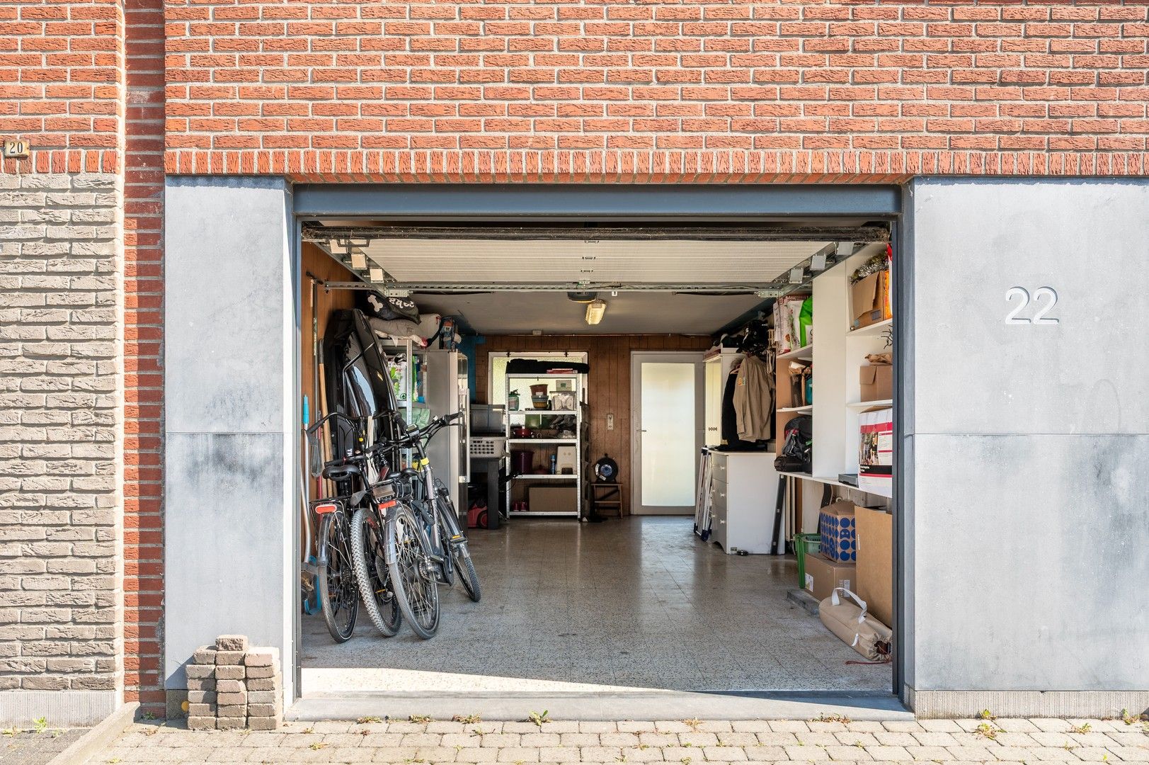 Instapklare woning te Zwijndrecht foto 2