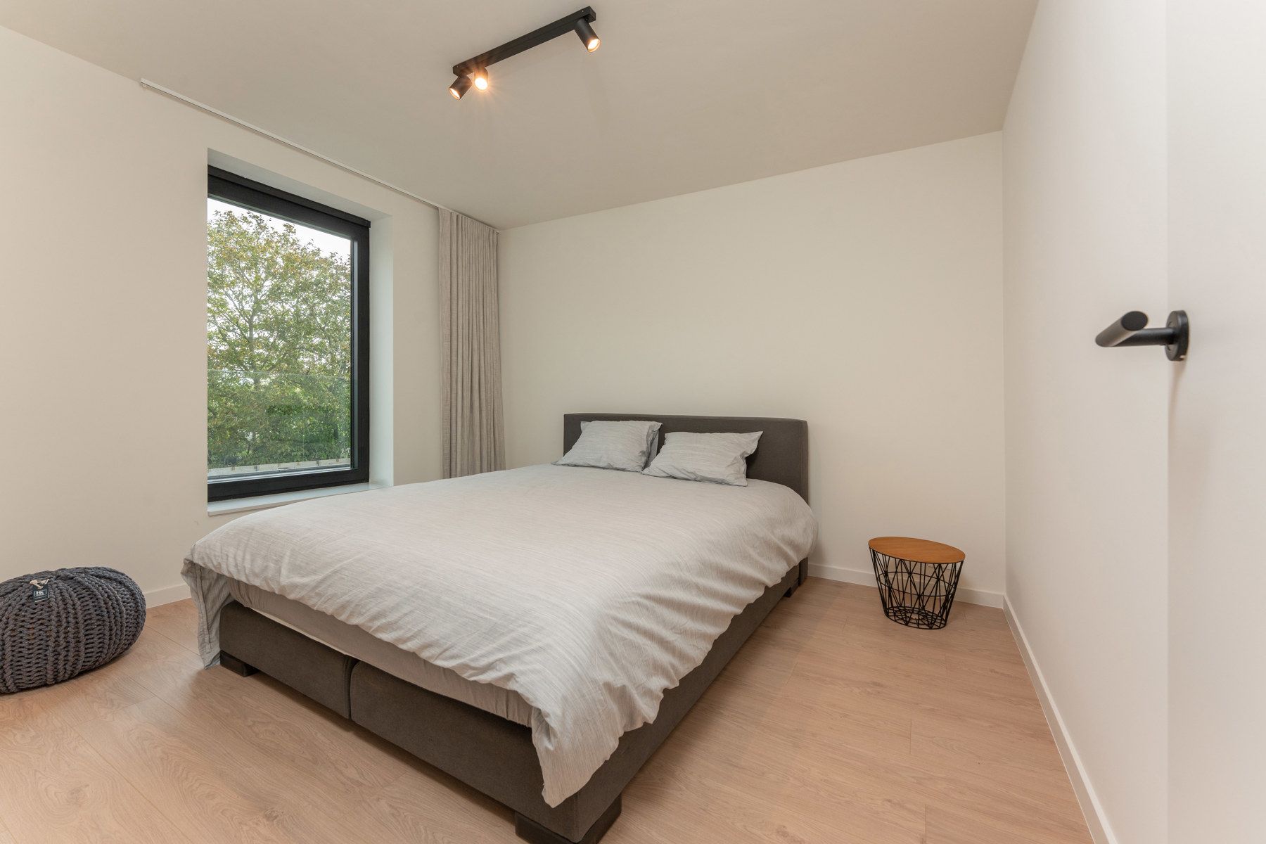 Moderne, halfopen woning foto 21