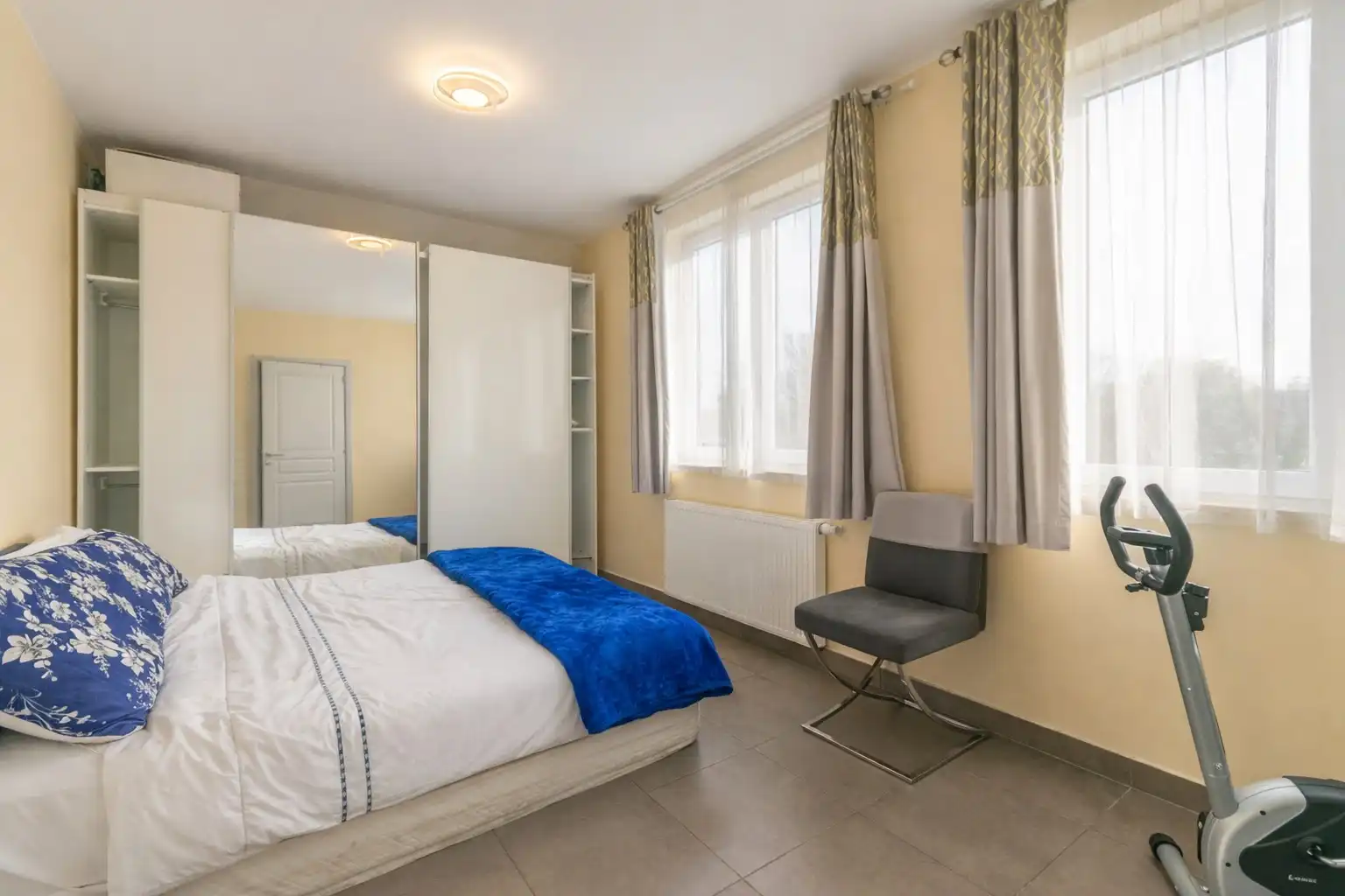 OPBRENGSTGEBOUW MET 4 RUIME APP + HANGAR (350m²)! foto 25