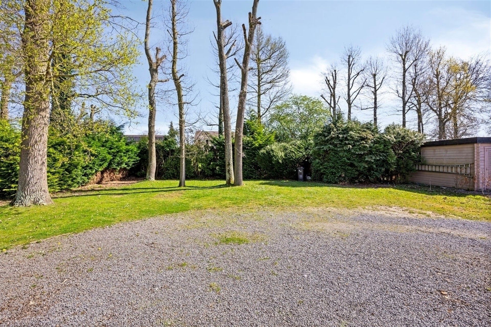 Ruime gerenoveerde villa met 4 slaapkmaers in residentiele wijk foto 26