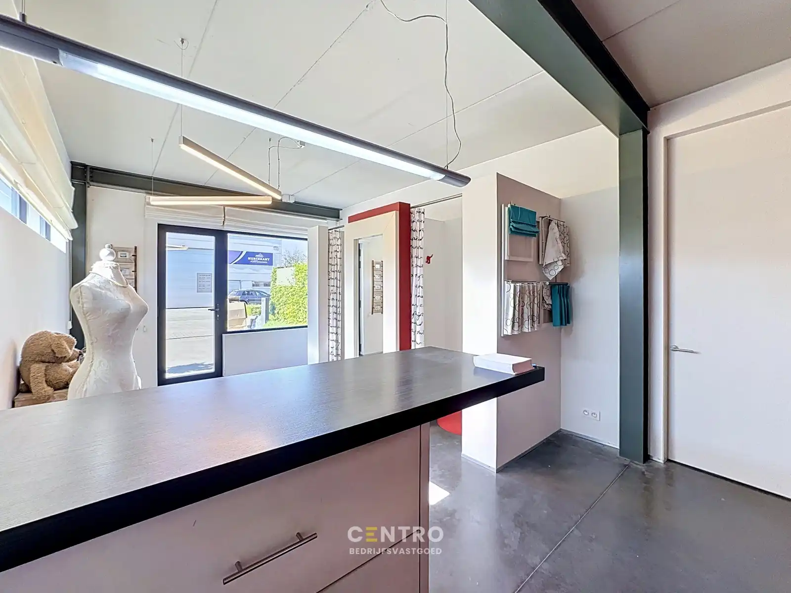 Bedrijfsgebouw met woonst te Wingene! foto 13