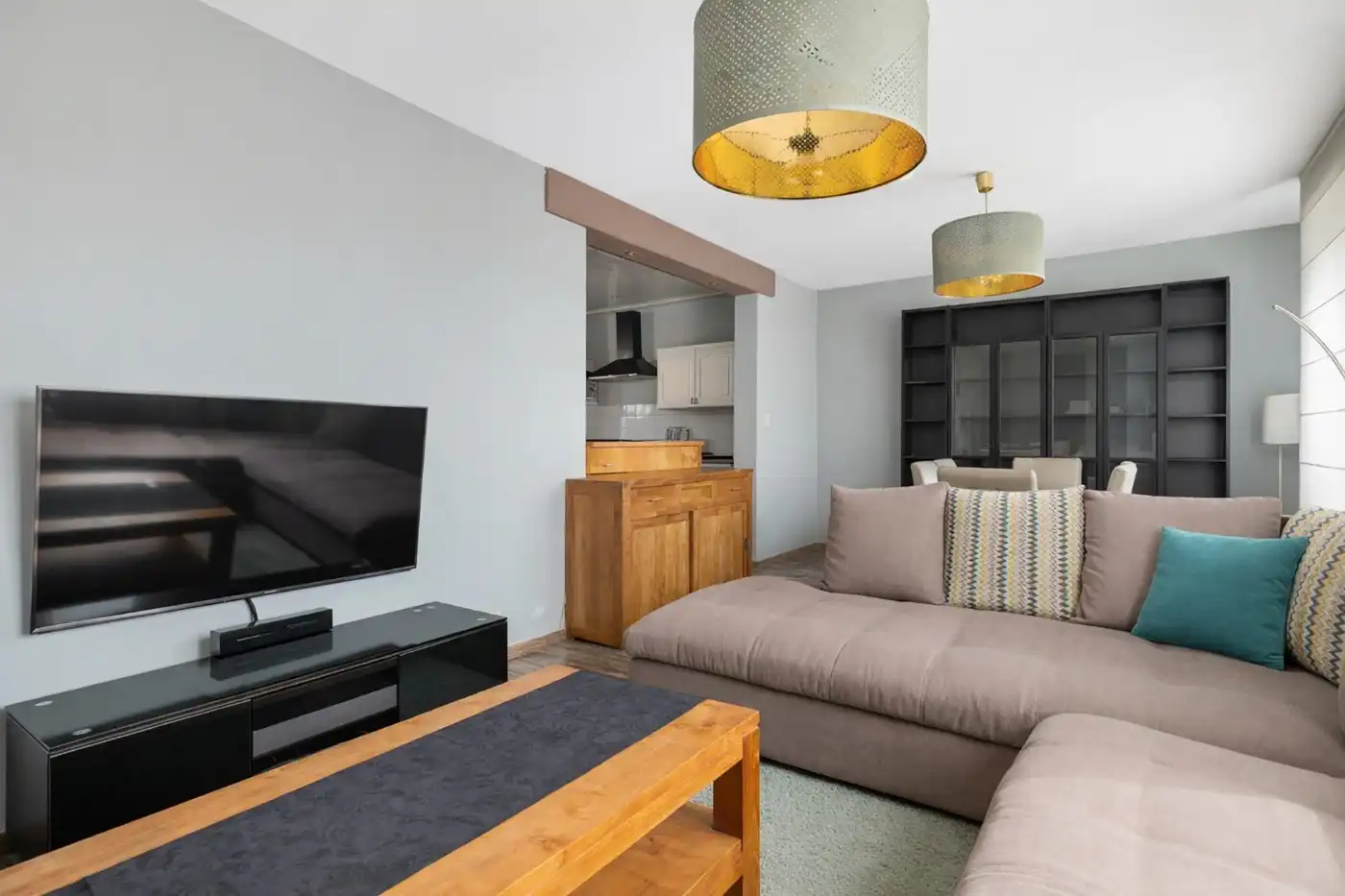 Praktijkruimte/winkel met bovenliggend duplex-appartement in het centrum van Berendrecht foto 6