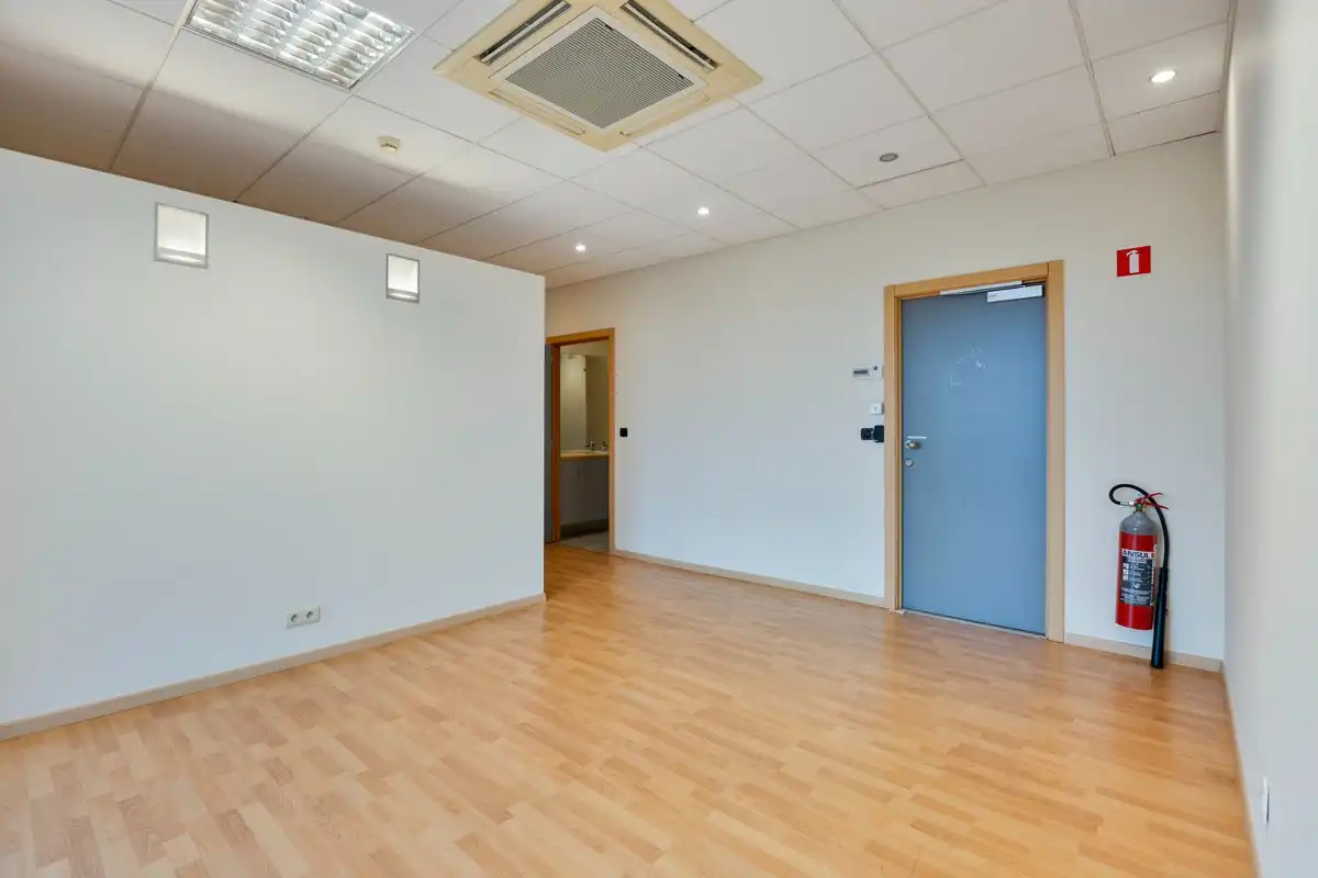 Kantoor te koop in het industriepark te Haasrode/Heverlee met 14 parkings - opp. 626 m² - verkoop van aandelen foto 34