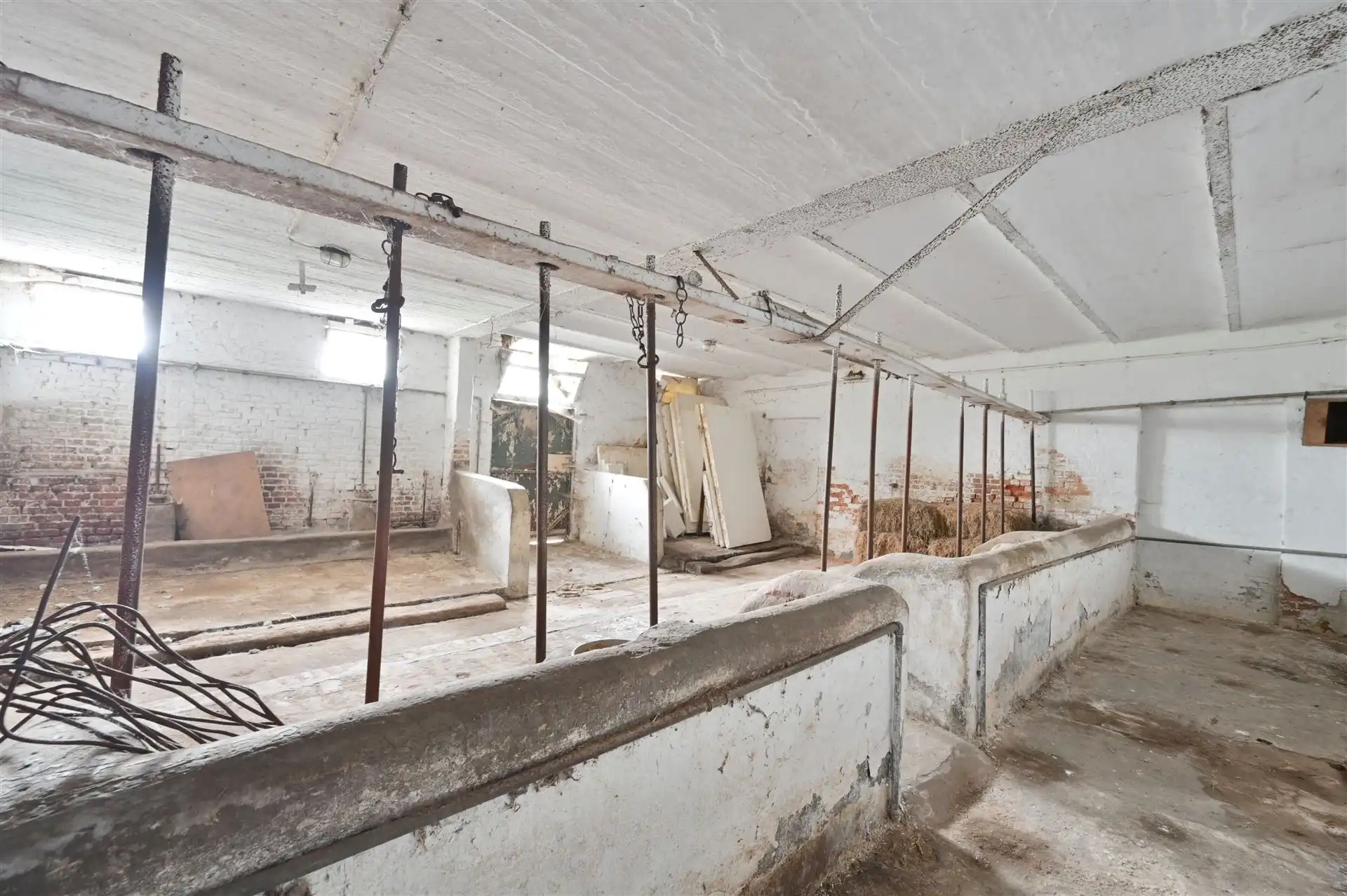 Te renoveren hoeve op rustige locatie foto 19
