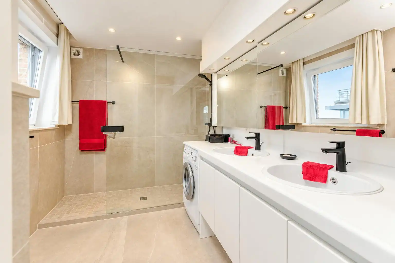 Prachtige duplex met 4 slaapkamers en indrukwekkend terras foto 17