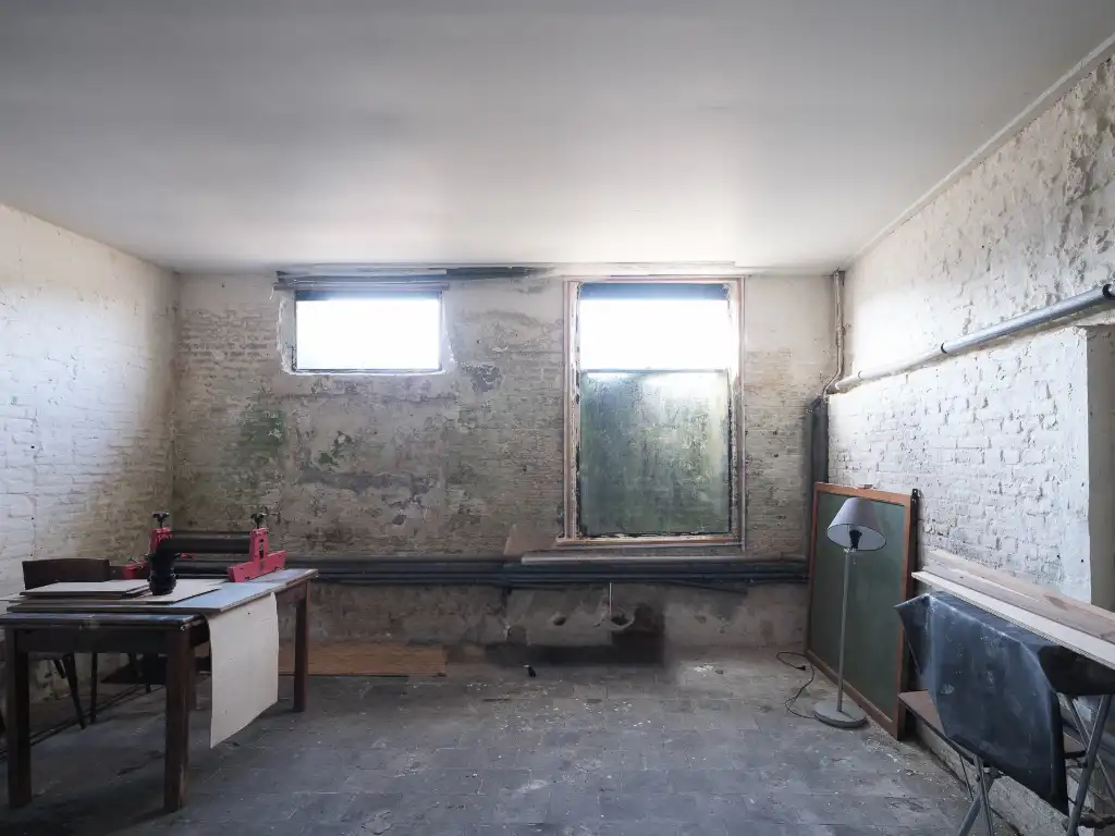 Een bijzondere woning die zich onderscheidt door haar architectuur, ruimtelijkheid en unieke tuin. foto 18