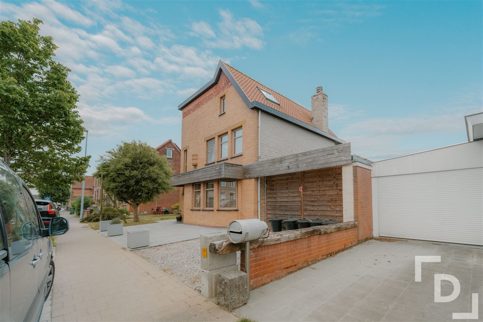 Karaktervolle woning met carport te koop in Stavele. foto 32