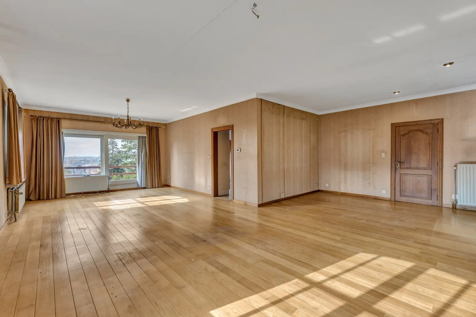 Ruime villa met 4 slpk met bouwgrond op +-18a met mooi zicht foto 3