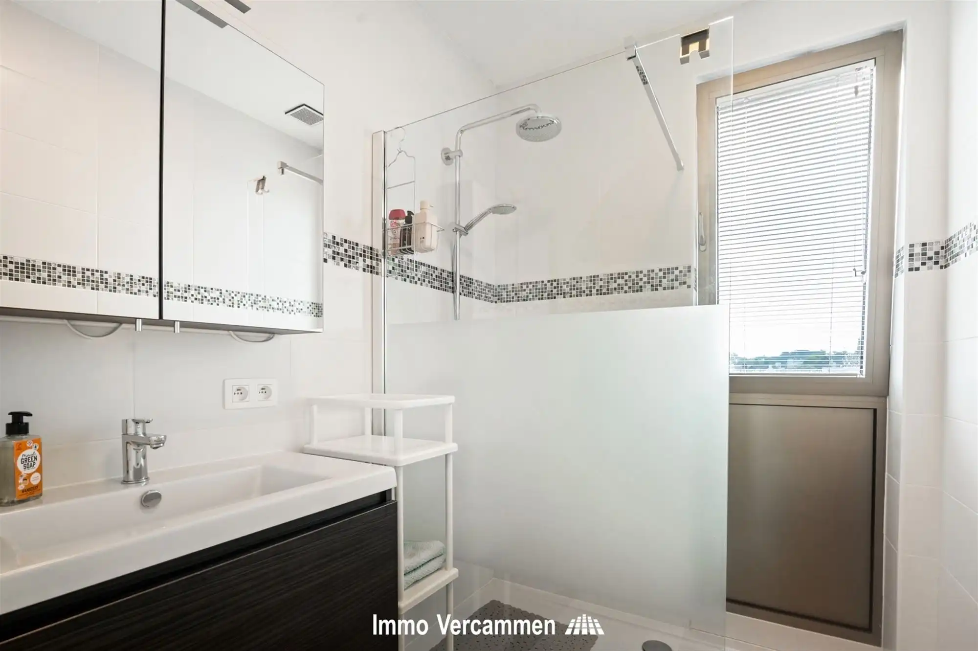 Modern 2-slaapkamerappartement met twee terrassen en autostaanplaats in Lier foto 6
