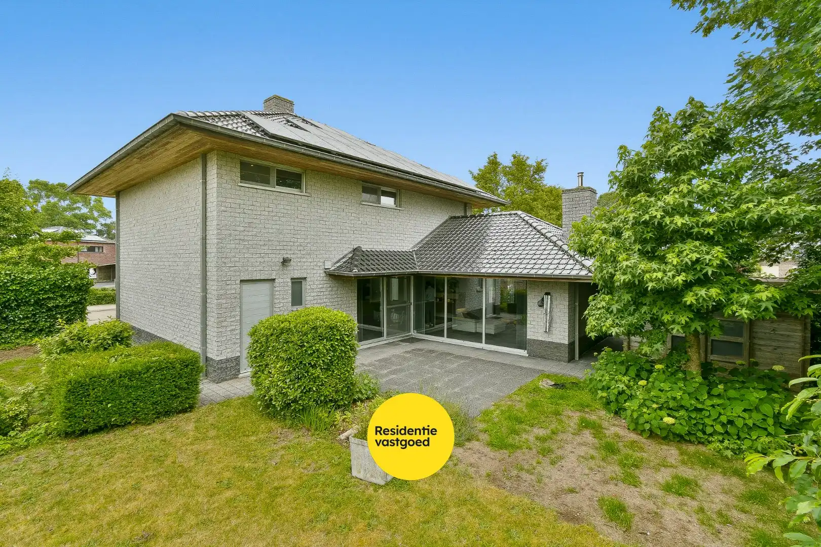 Instapklare alleenstaande woning met 4 slaapkamers op rustige ligging in Koekelare foto 2