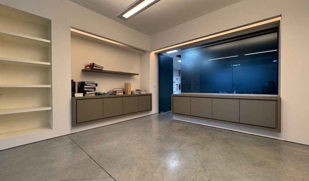 Kantoorruimte met stockageruimte te huur vlakbij klaverblad in Gent foto 8