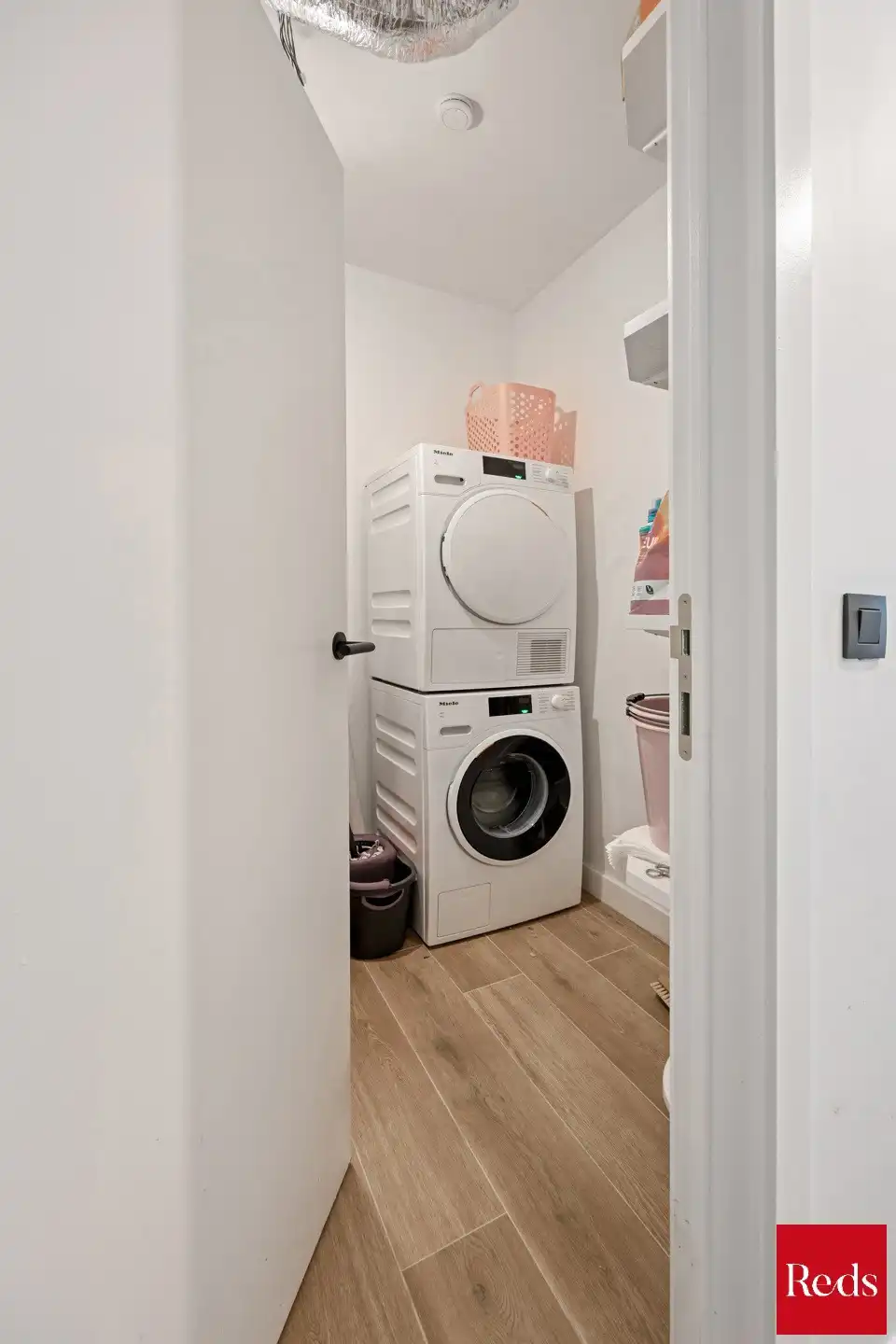 Recent appartement met terras, 2 parkeerplaatsen en kelder foto 17