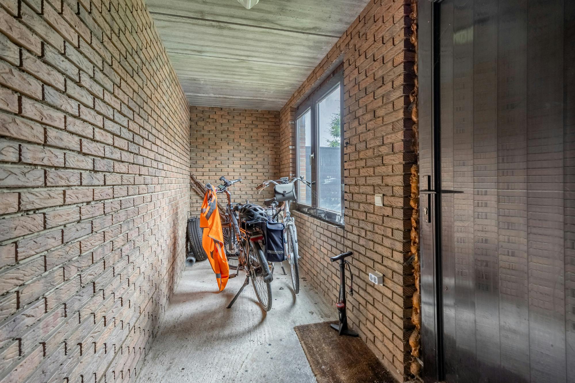 Aangenaam appartement met 1 slaapkamer en garagebox in Hasselt foto 8