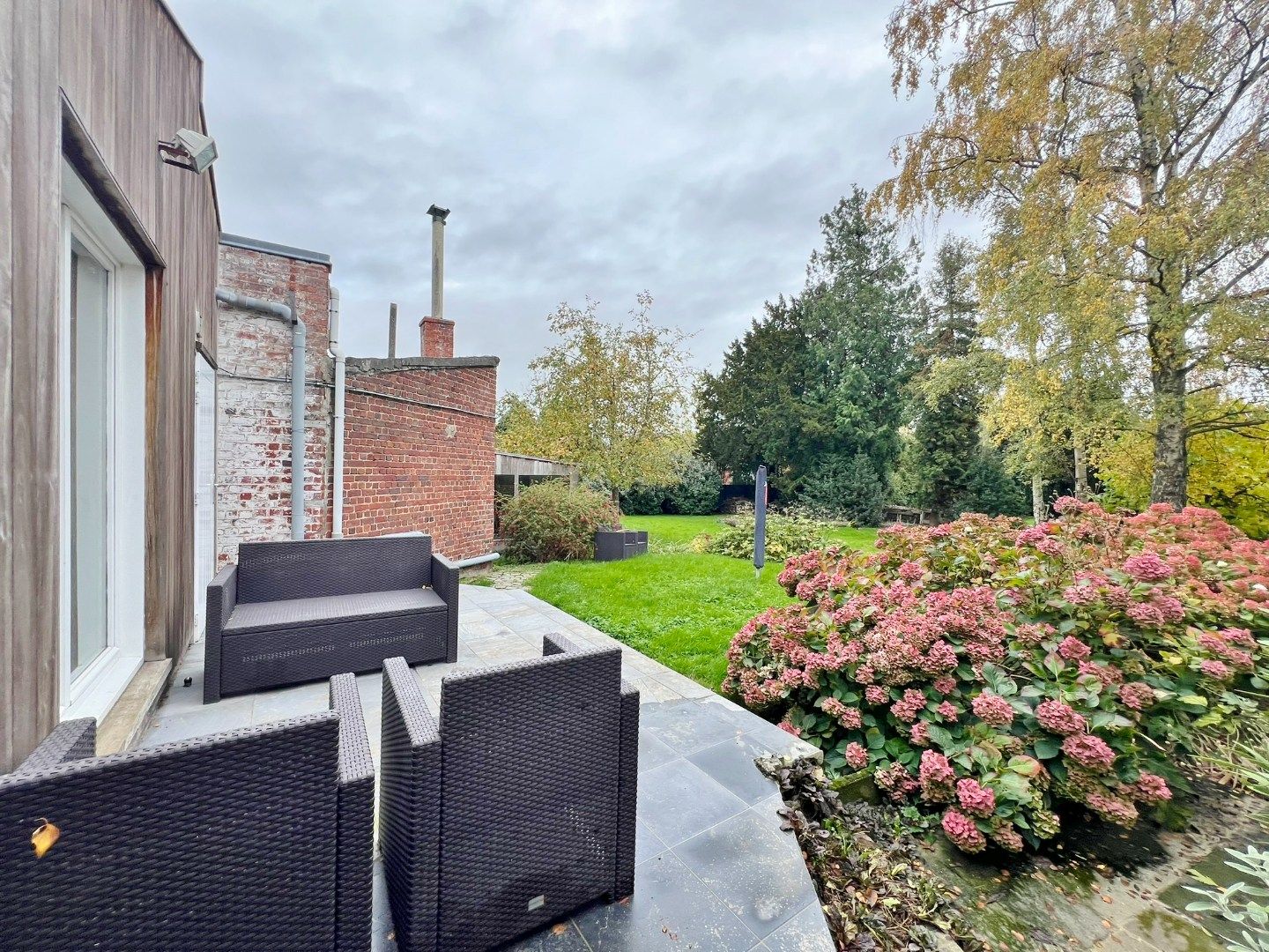 Instapklare woning met prachtige tuin op een perceel van 1.680m² op 500meter van de markt.  foto 19