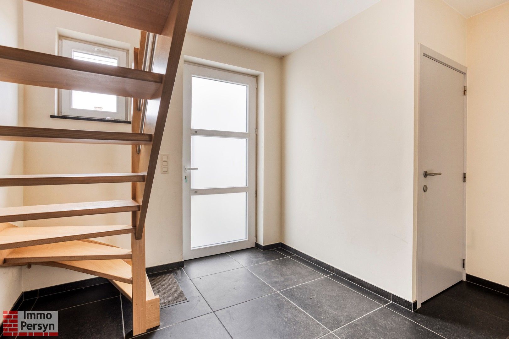 Ruime gezinswoning met garage, tuin en 3 slaapkamers in Houwaart foto 3