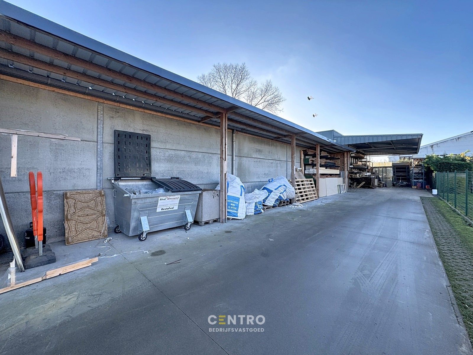 Instapklaar BEDRIJFSPAND met geïntegreerde KANTOREN op ambachtelijke zone "Blauwe Toren" te 8000 Brugge foto 8
