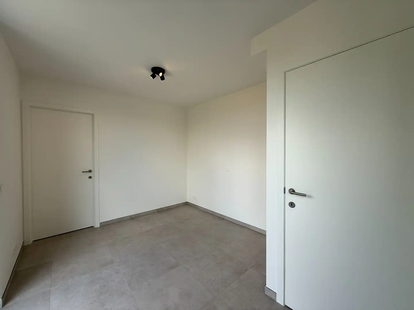 Nieuwbouwappartement met autostandplaats te Izegem  foto 16