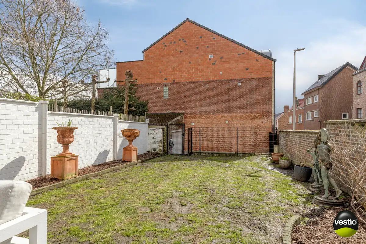 KARAKTERVOL VOLLEDIG GERENOVEERD STATIG HERENHUIS IN CENTRUM VAN TONGEREN. foto 48