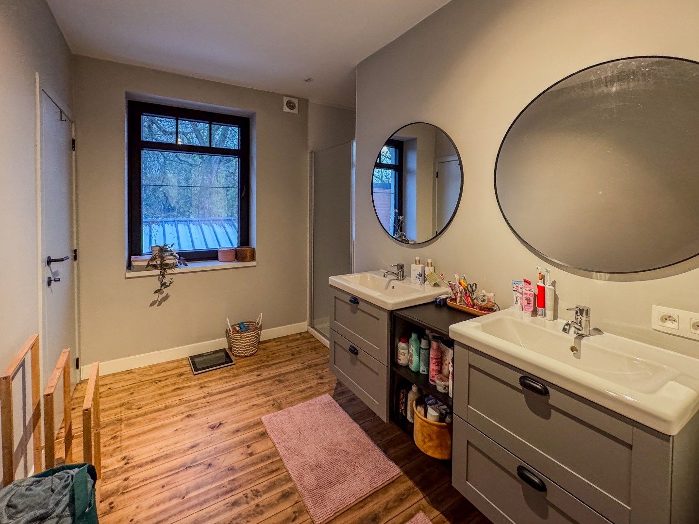 Woning met 3 slaapkamers, garage en gezellig stadstuintje met berging. foto 6