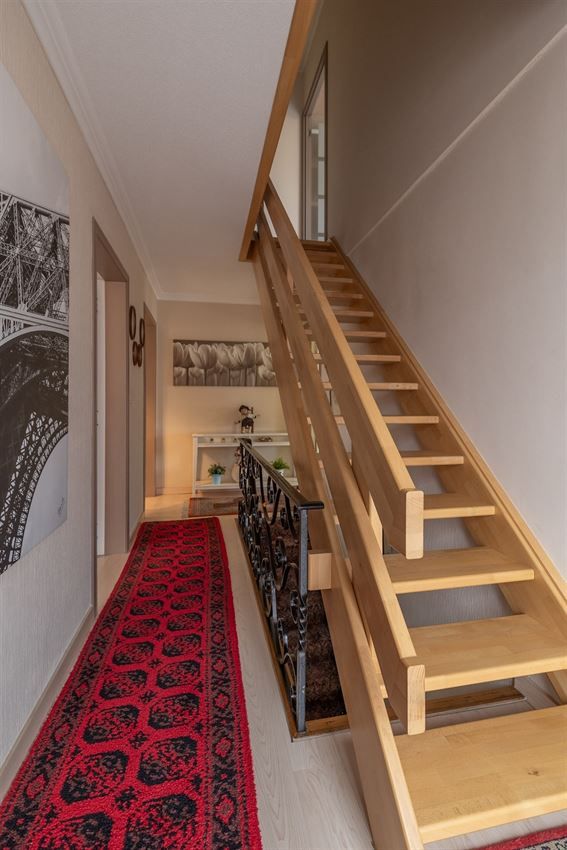 Label c, 4 slpk, mooie tuin, traplift, vernieuwd foto 21