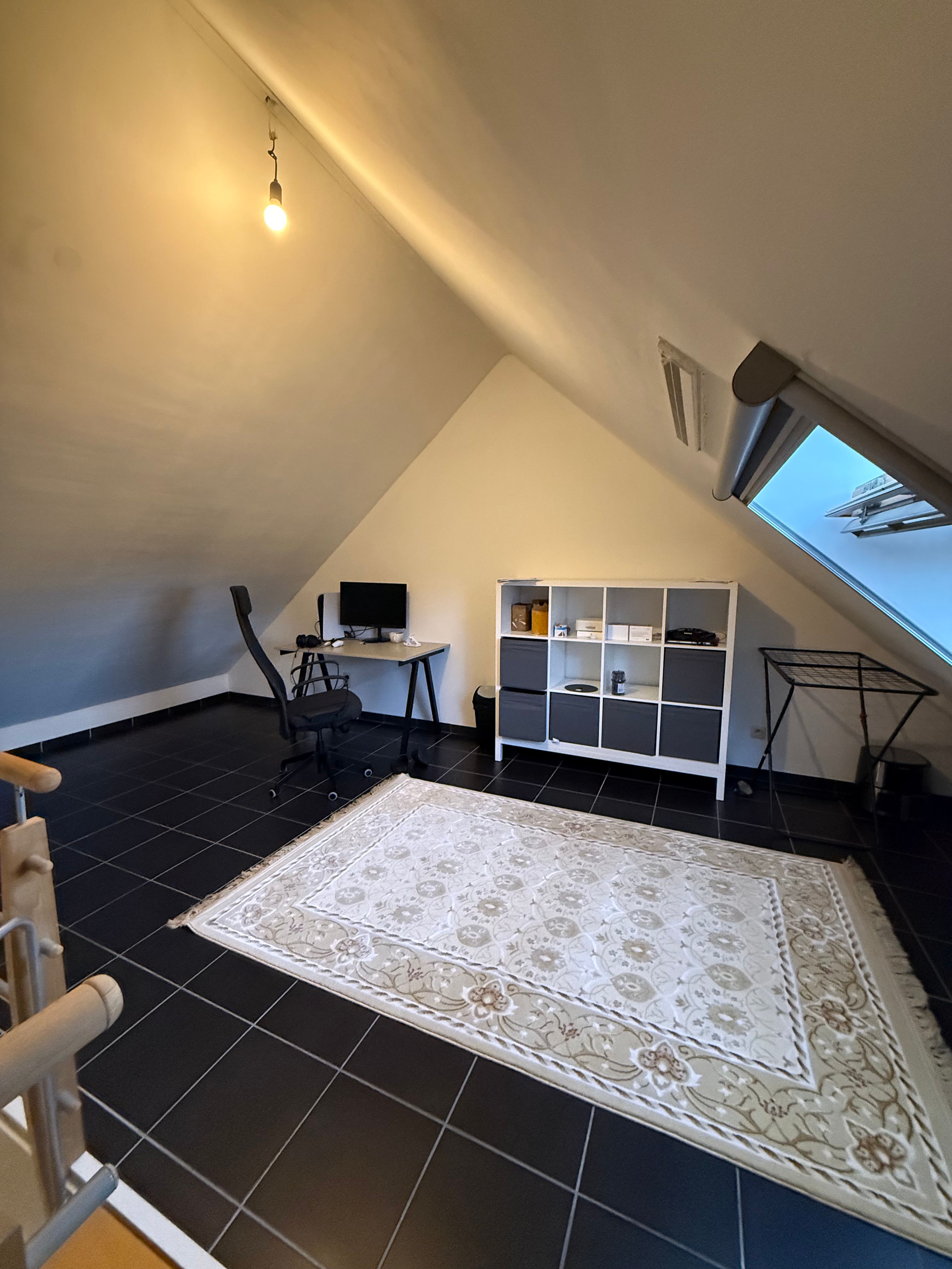 Ruim, energiezuinig triplex-appartement met terras in het hart van Lanaken foto 8