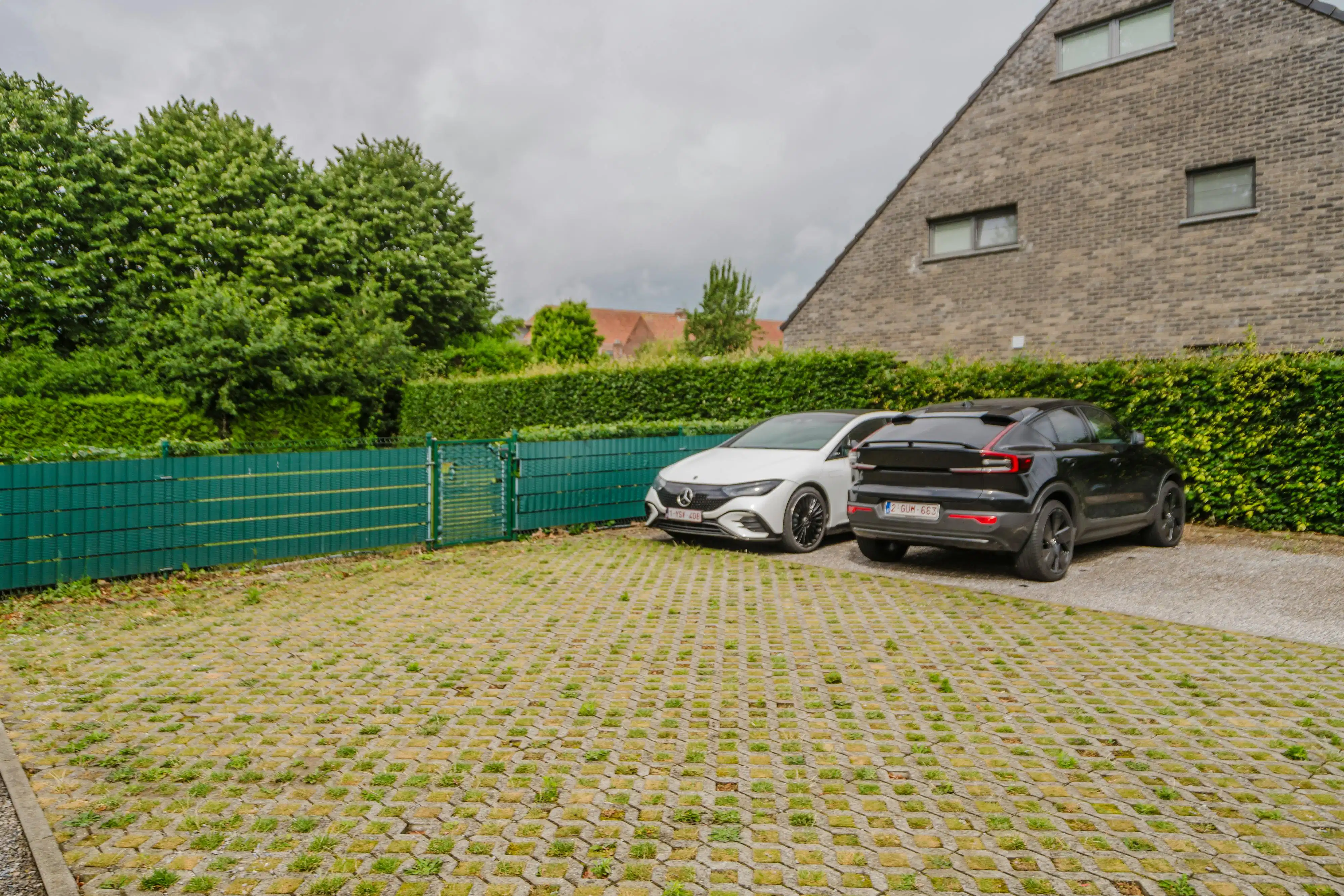 Instapklaar appartement met tuin en staanplaatsen in Heule! foto 17