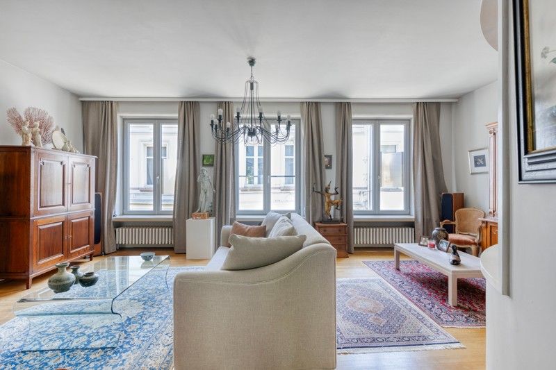 Uniek, karaktervol herenhuis met 5 slaapkamers én aparte garage in hartje Temse TE KOOP! foto 4