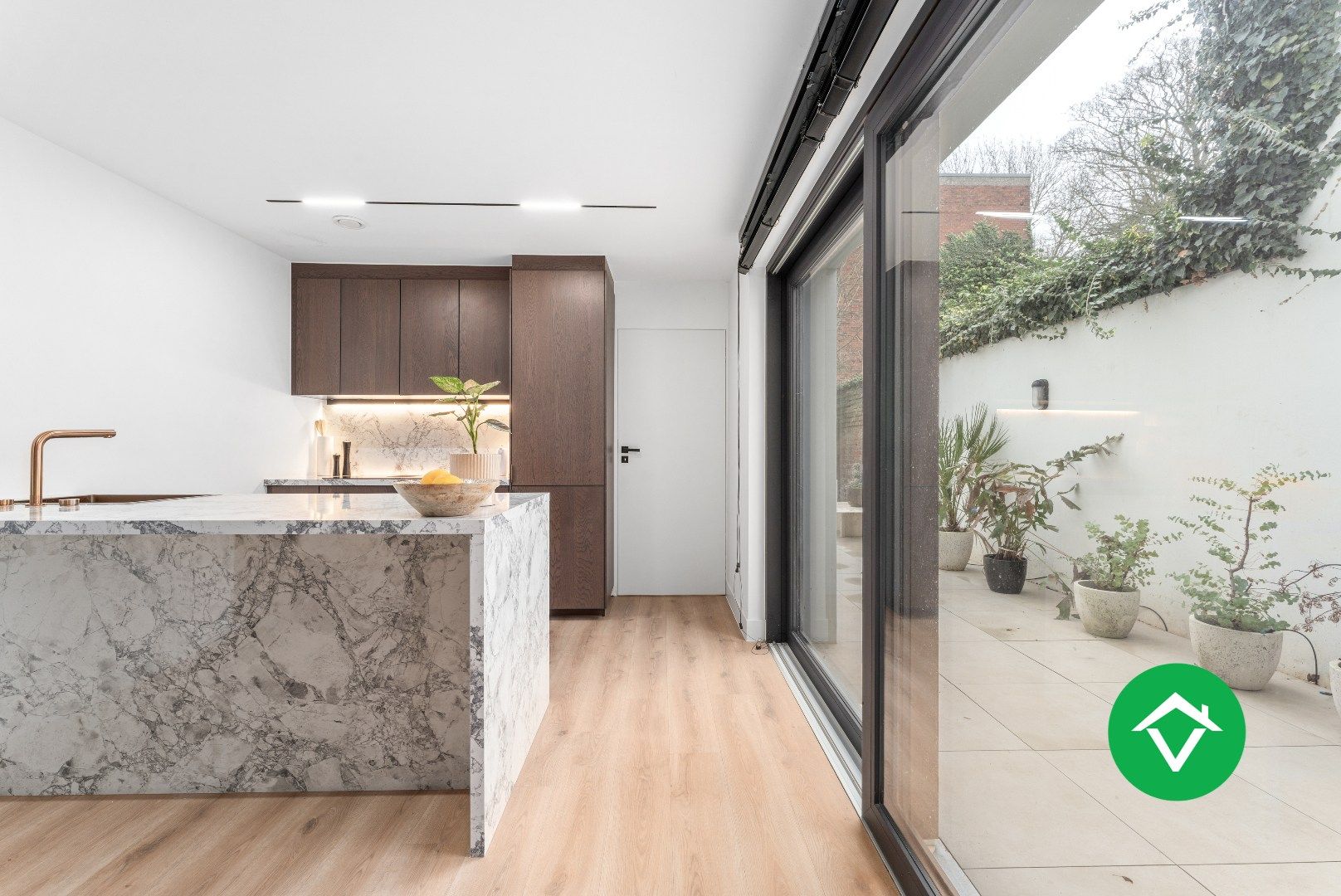 Hoog gerenoveerde woning met tuin en 4 slaapkamers te Roeselare foto 9