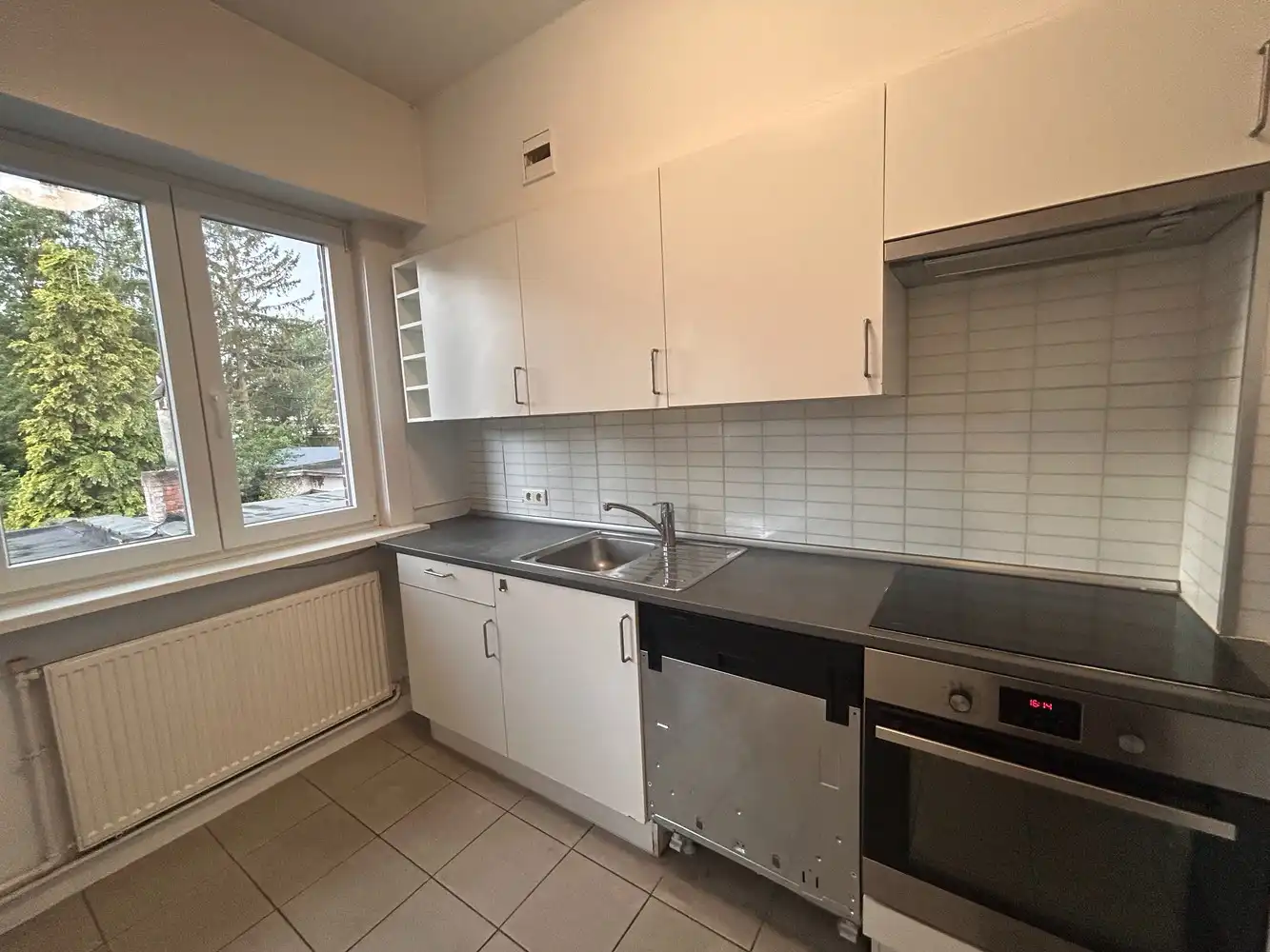 Lichtrijk appartement met 2 slaapkamers en bureau vlakbij openbaar vervoer en invalswegen foto 8