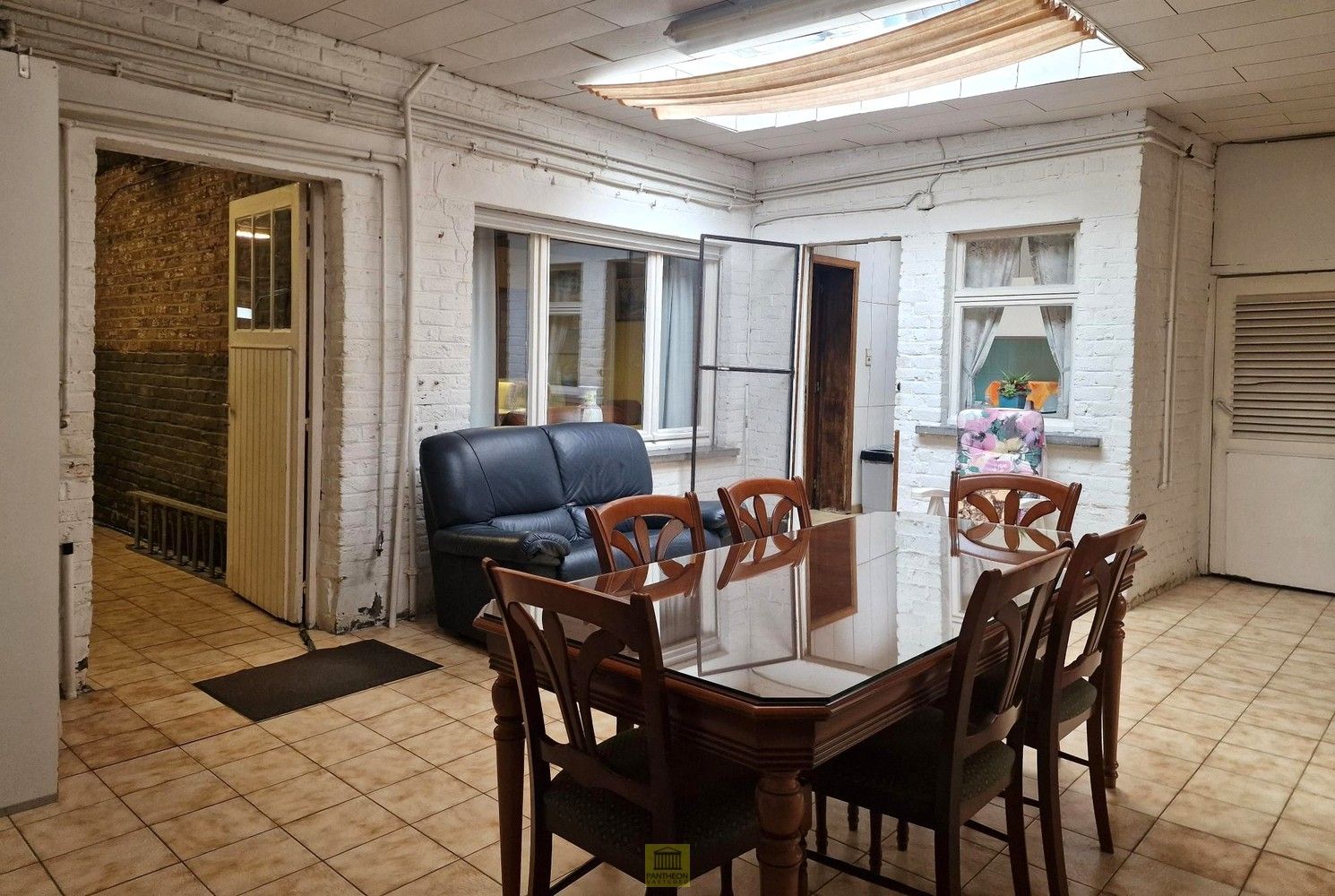 Rustig gelegen gezinswoning met 4 slaapkamers, garage en ruime zolder (= extra kamers) foto 7