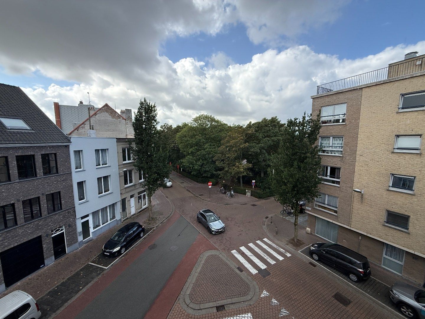 Zonnig 2-slaapkamer appartement in residentiële wijk met open zicht. foto 10