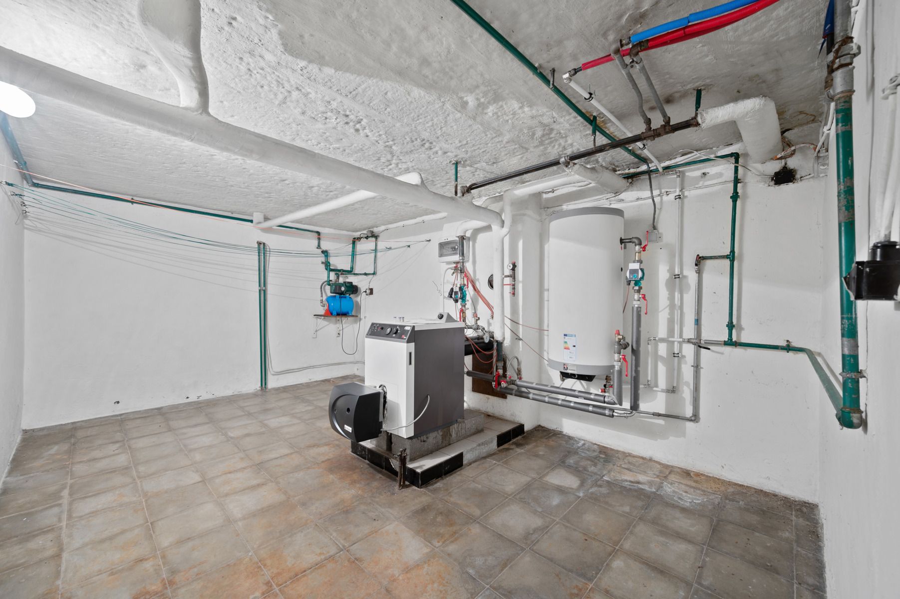 Ruime bungalow met prachtige tuin en talrijke mogelijkheden foto 25