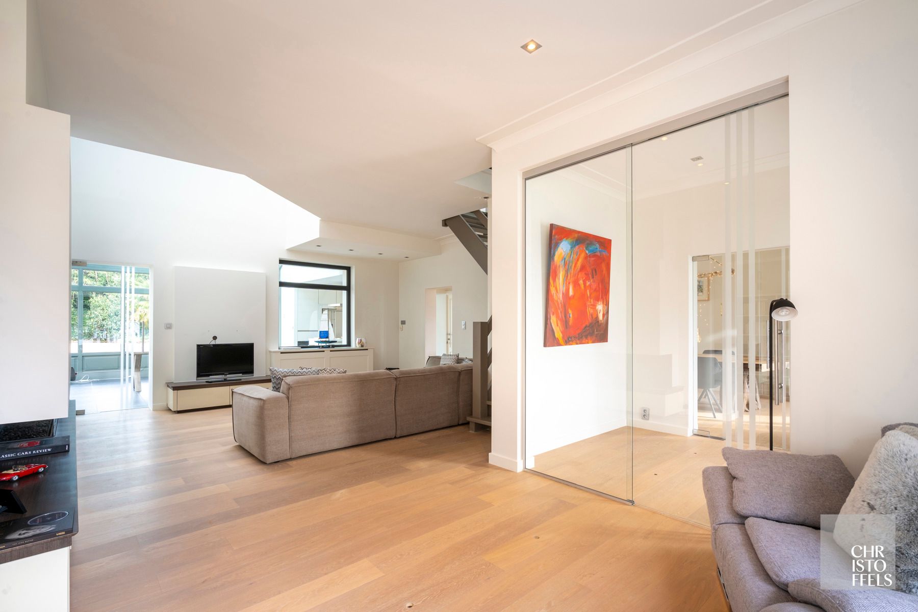 Totaal gerenoveerde villa (362 m²) met poolhouse (239 m²) in Opoeteren foto 3