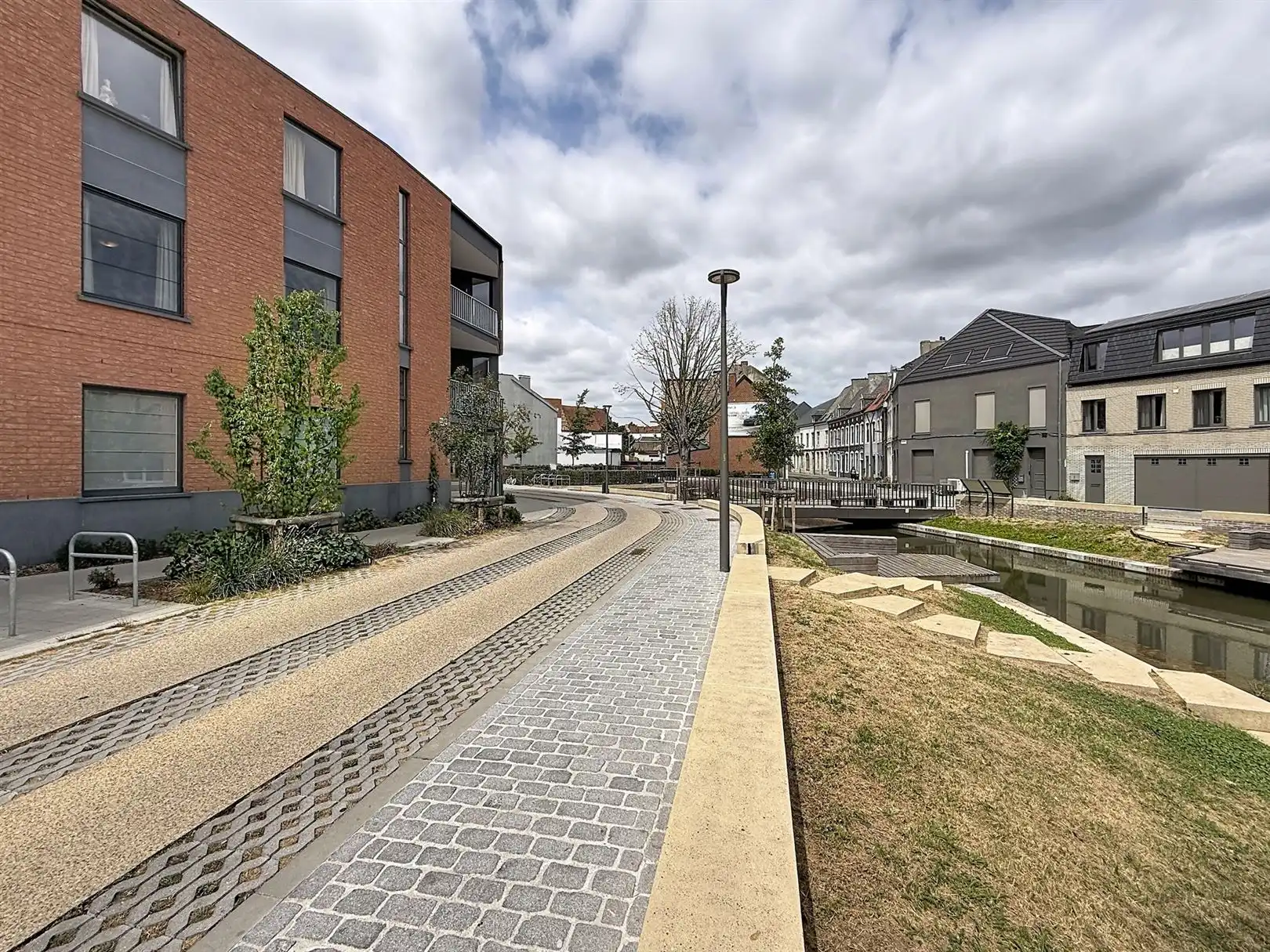 Gemeubeld appartement, 2 slpks, terras en kelder foto 2