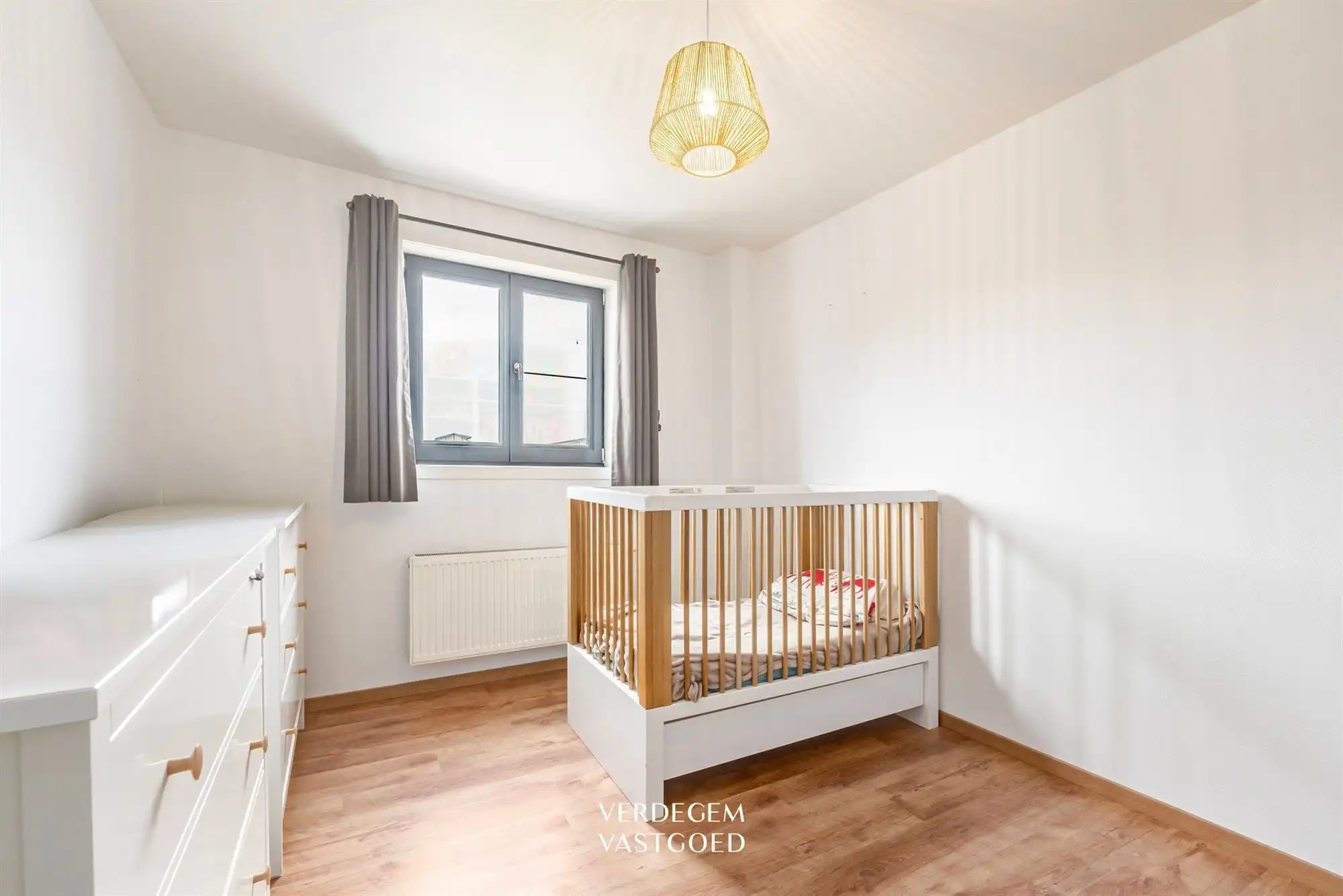 Sfeervolle, energiezuinige halfopen woning met drie slaapkamers en prachtig tuinatelier foto 14