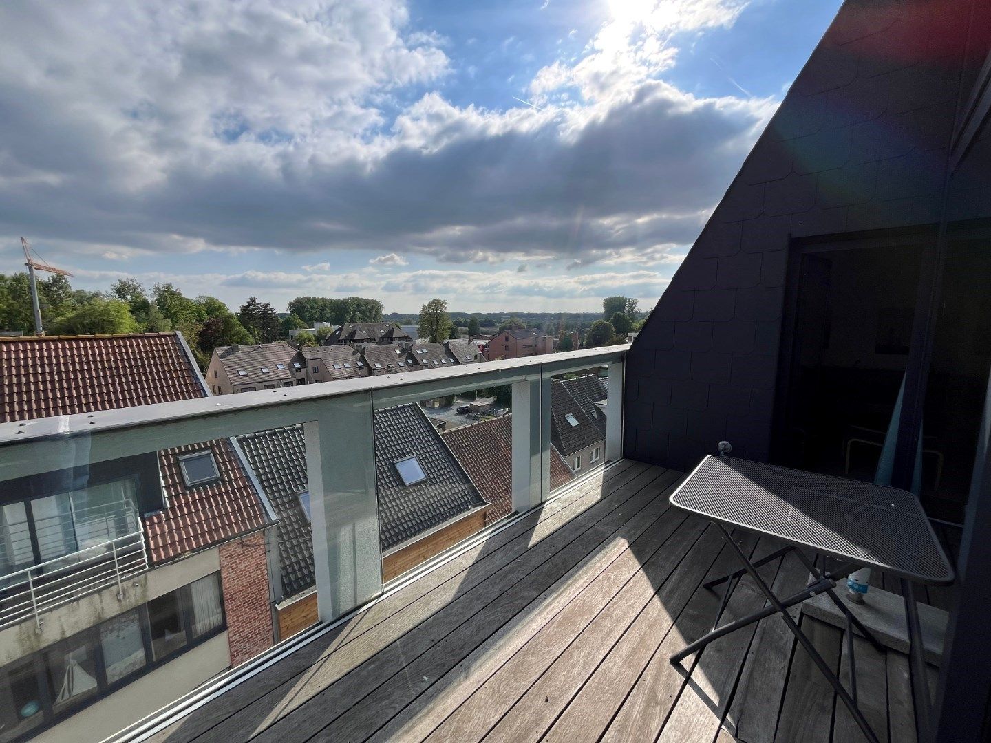 Bijzonder ruim dakappartement met terras. foto 17