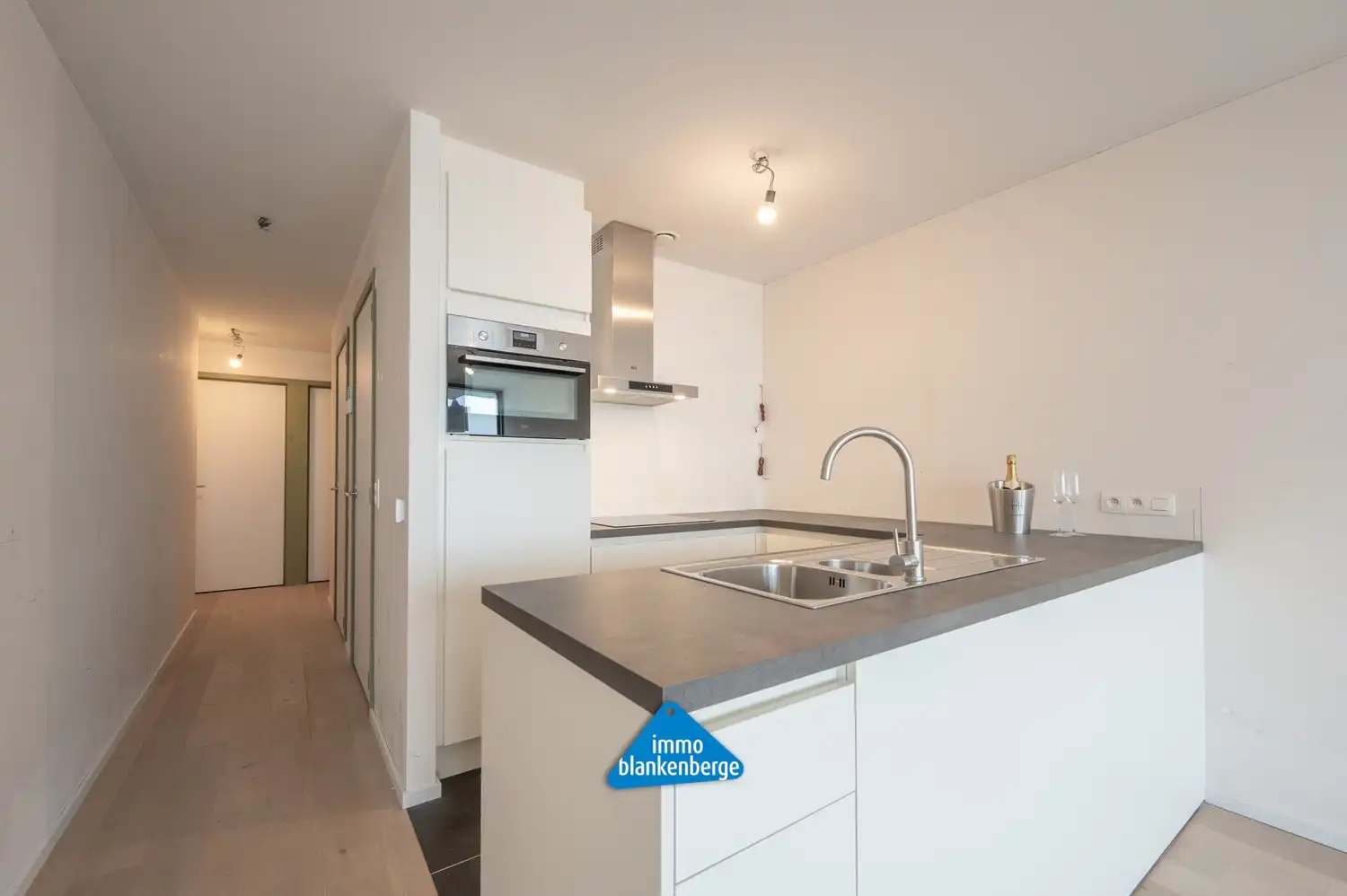 Uniek 2 slaapkamerappartement in Residentie Pier foto 10