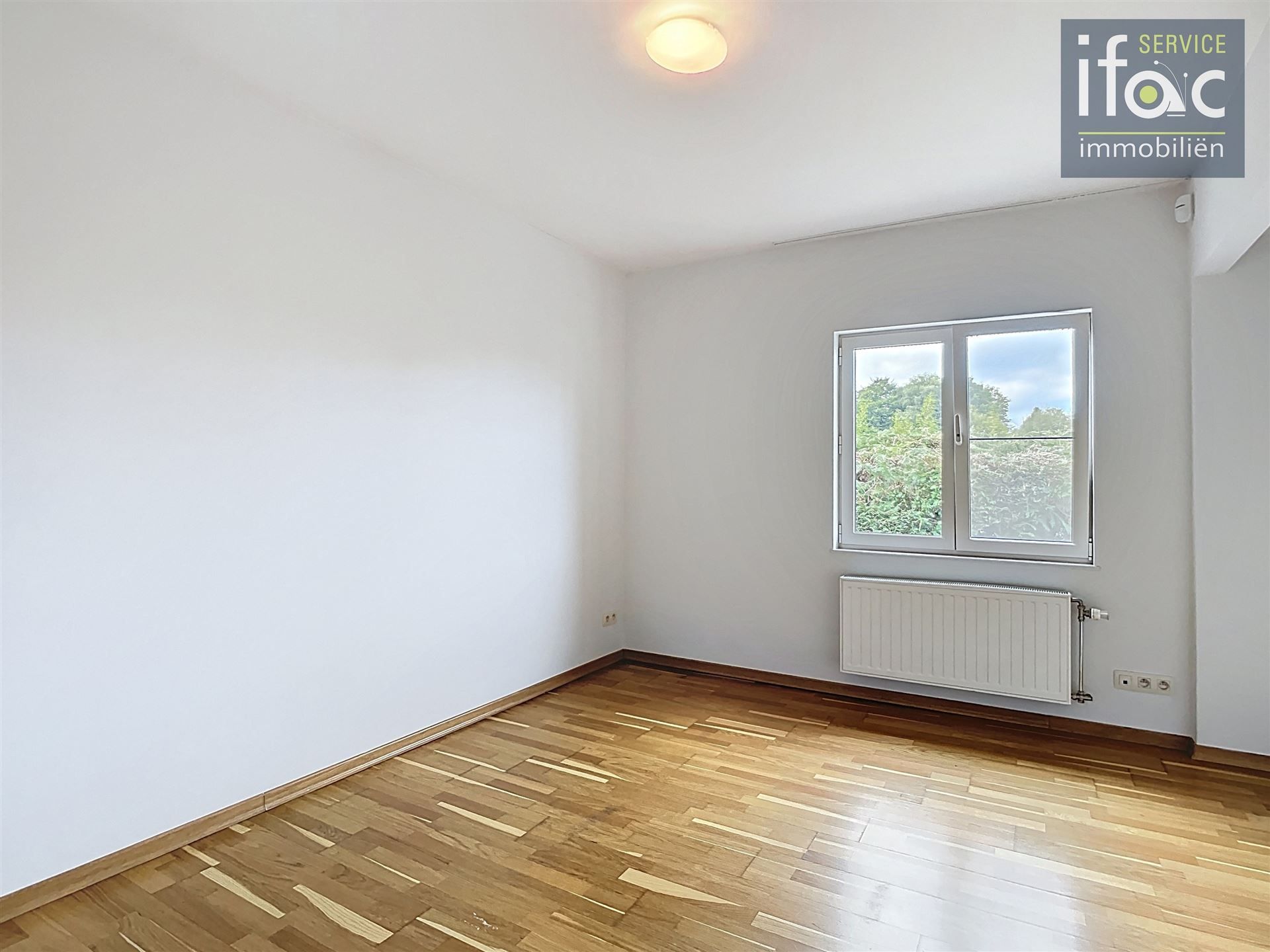 Gerenoveerde villa met 4 ruime slaapkamers foto 15