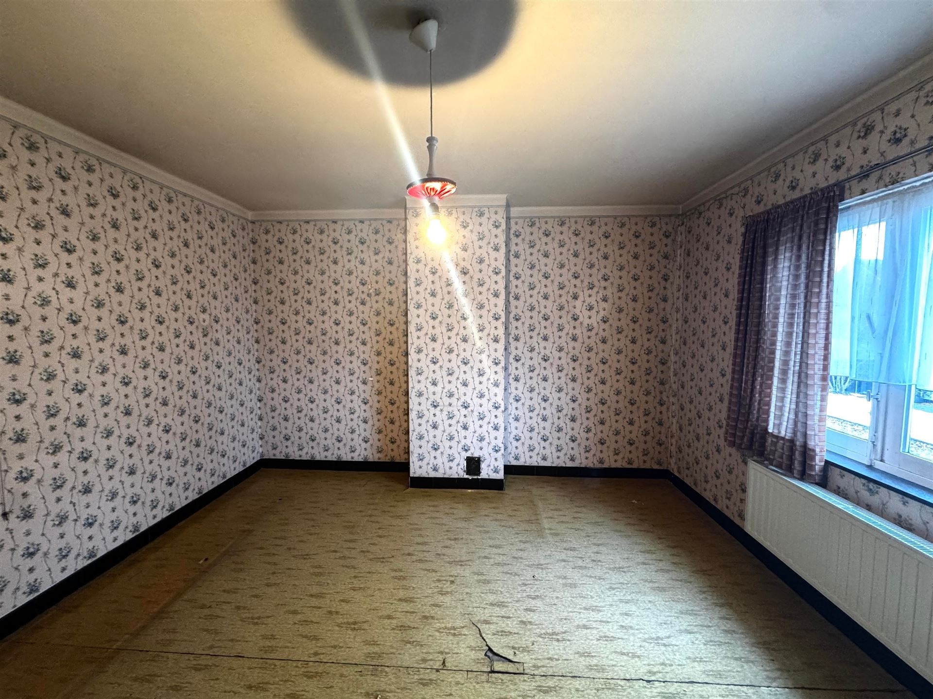 Halfopen te verbouwen woning op rustige locatie in Maasmechelen foto 12