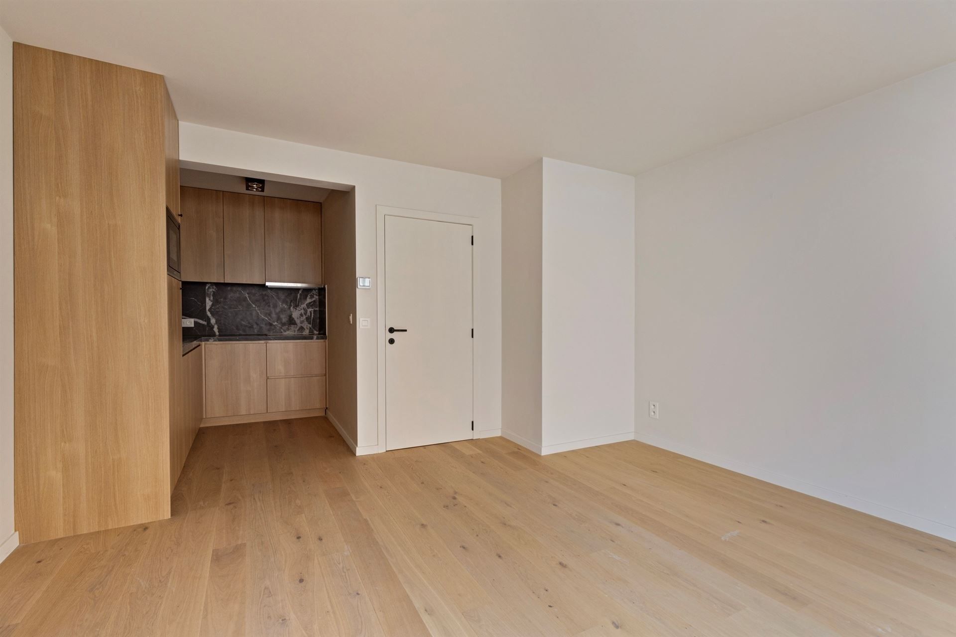 UNIEKE INVESTERINGSOPPORTUNITEIT VAN 2 VOLLEDIGE GERENOVEERDE 1-SLAAPKAMER APPARTEMENTEN foto 6