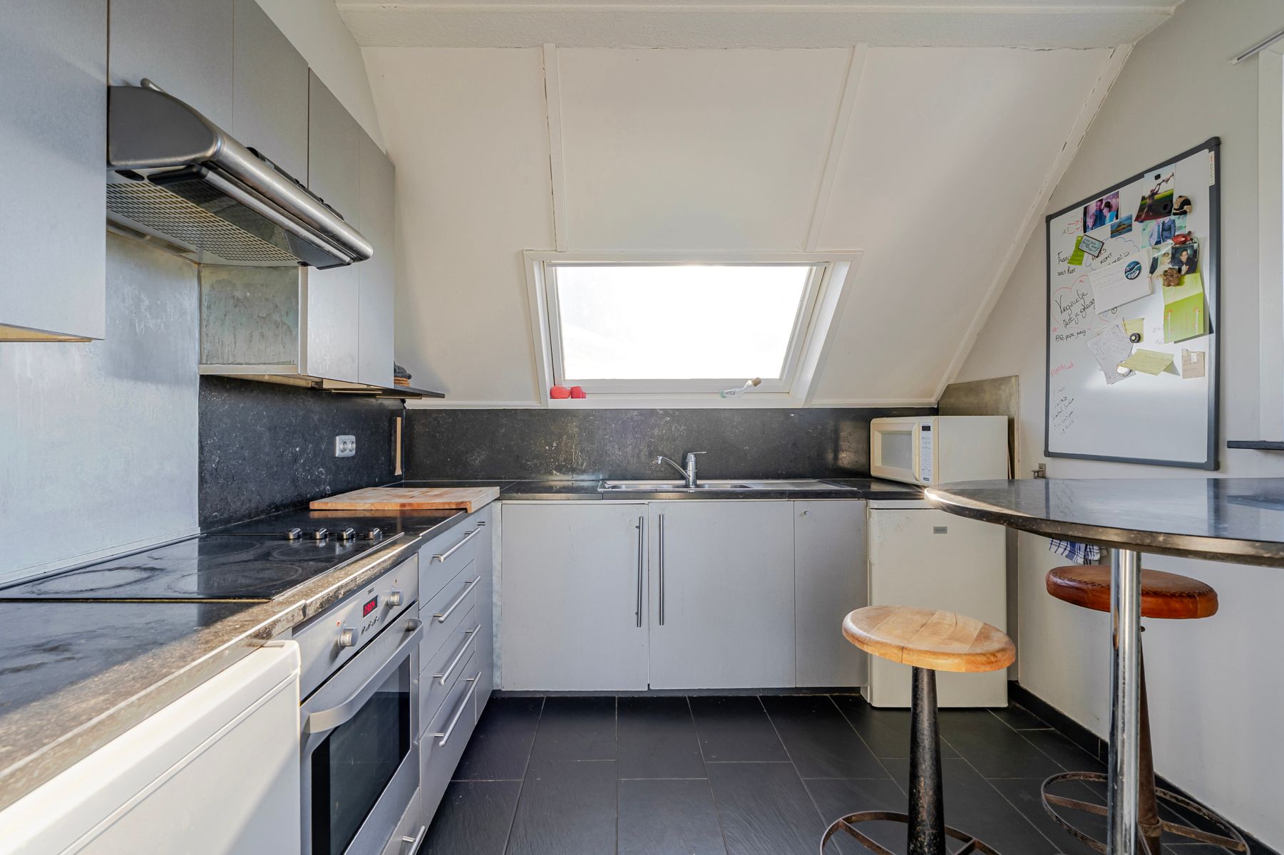 Duplex met ruim terras & EPC B aan de rustige stadsrand foto 9