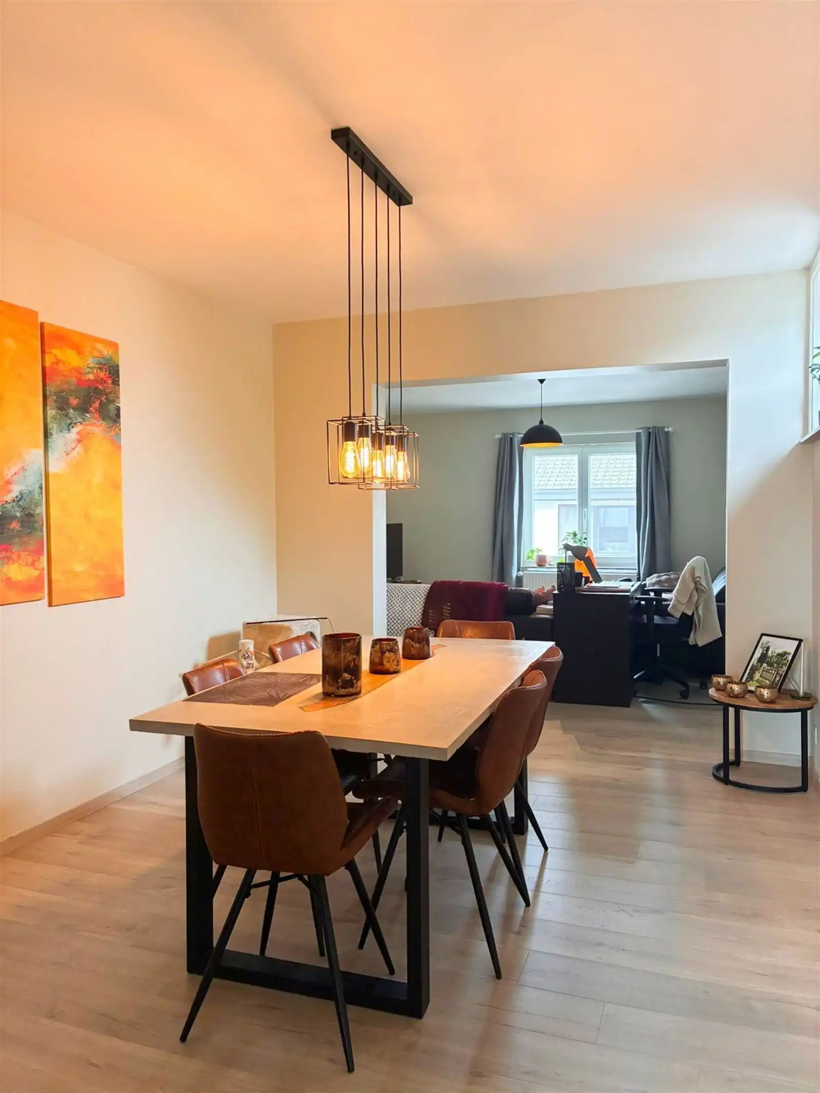 Ruim appartement, twee slaapkamers en tuin foto 4
