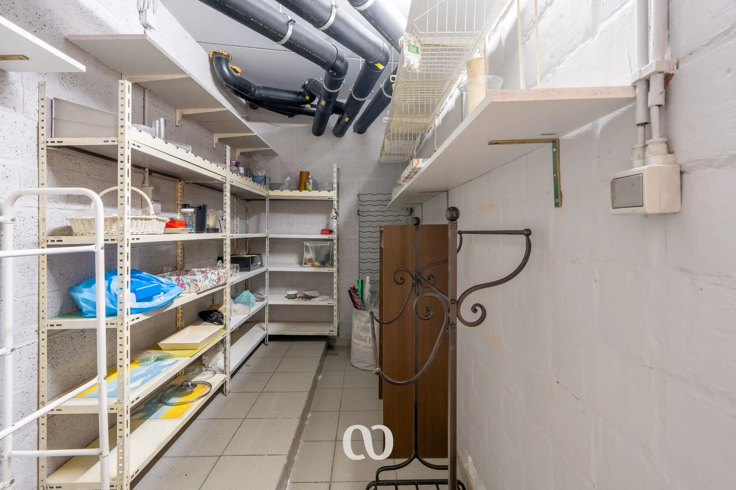 Instapklaar gelijkvloers appartement met private ingang en directe toegang tot de garage foto 20