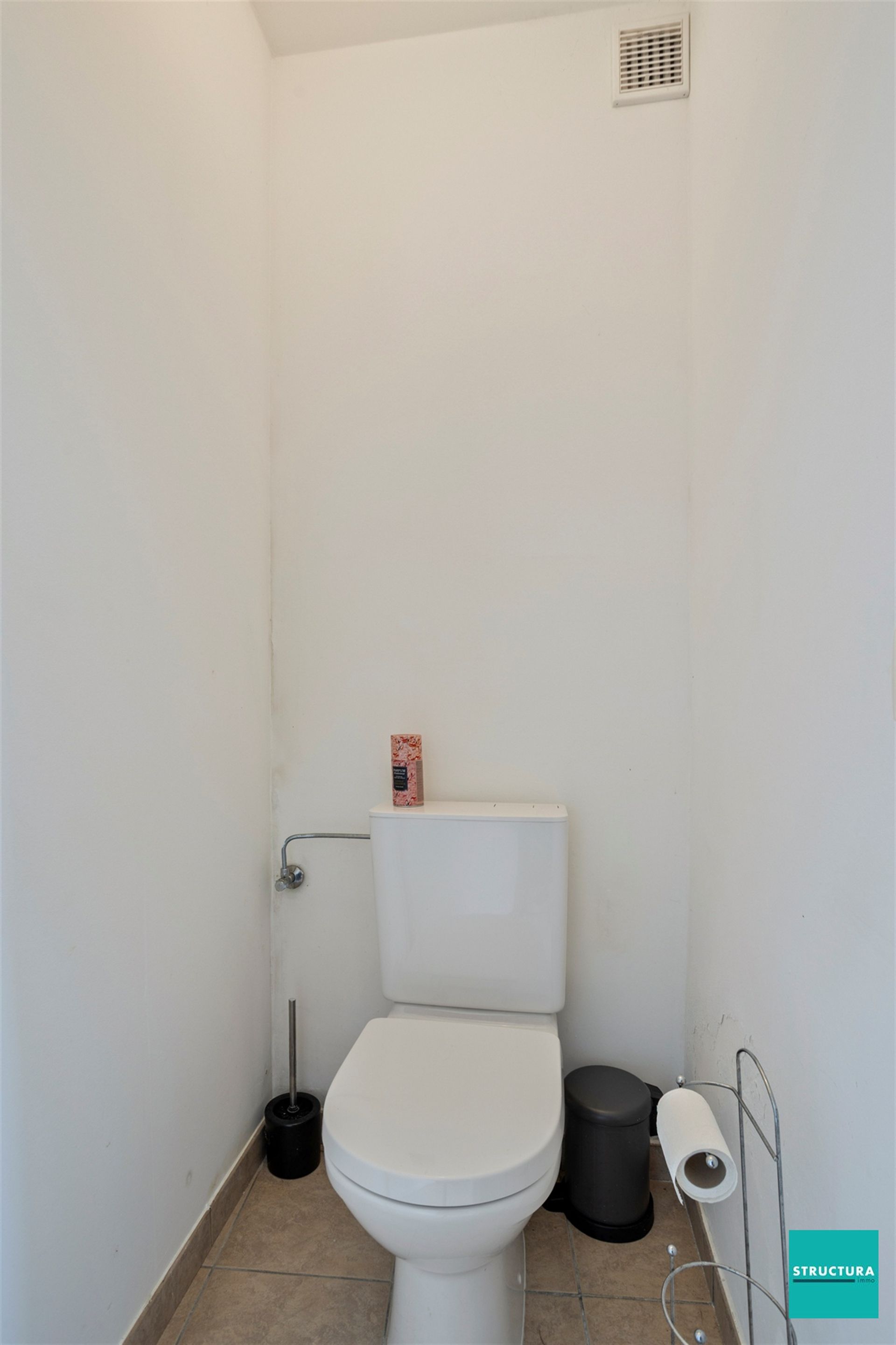 Instapklare rijwoning met stadskoer in hartje Merchtem foto 13