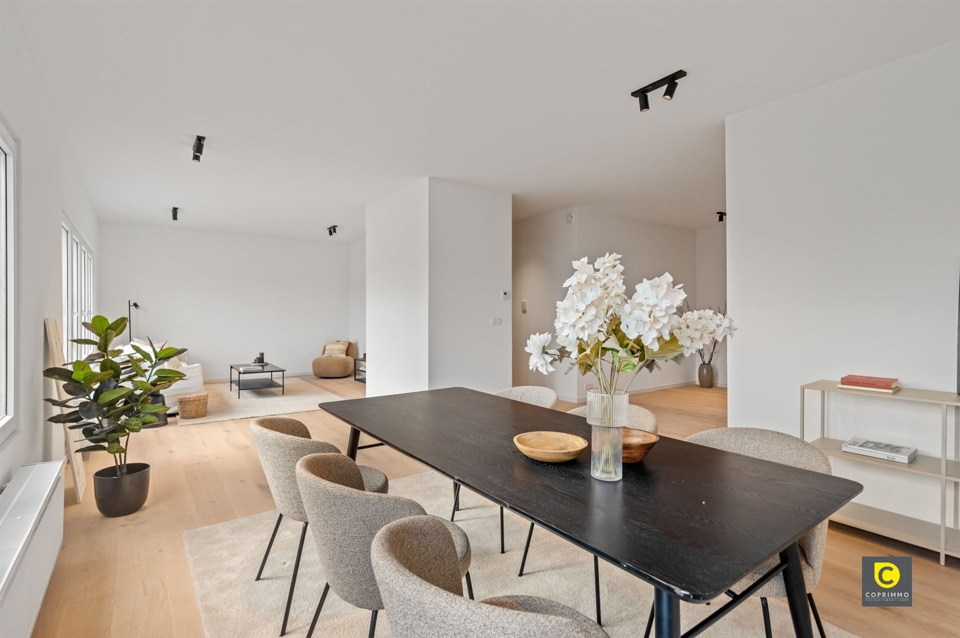 Gerenoveerd 2 slpk app op top locatie foto 3