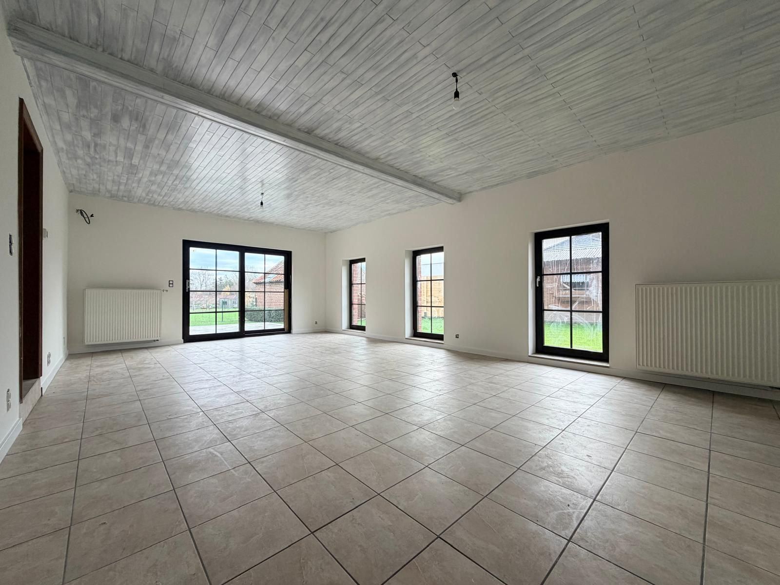 Woning te huur met 3 slaapkamers foto 3