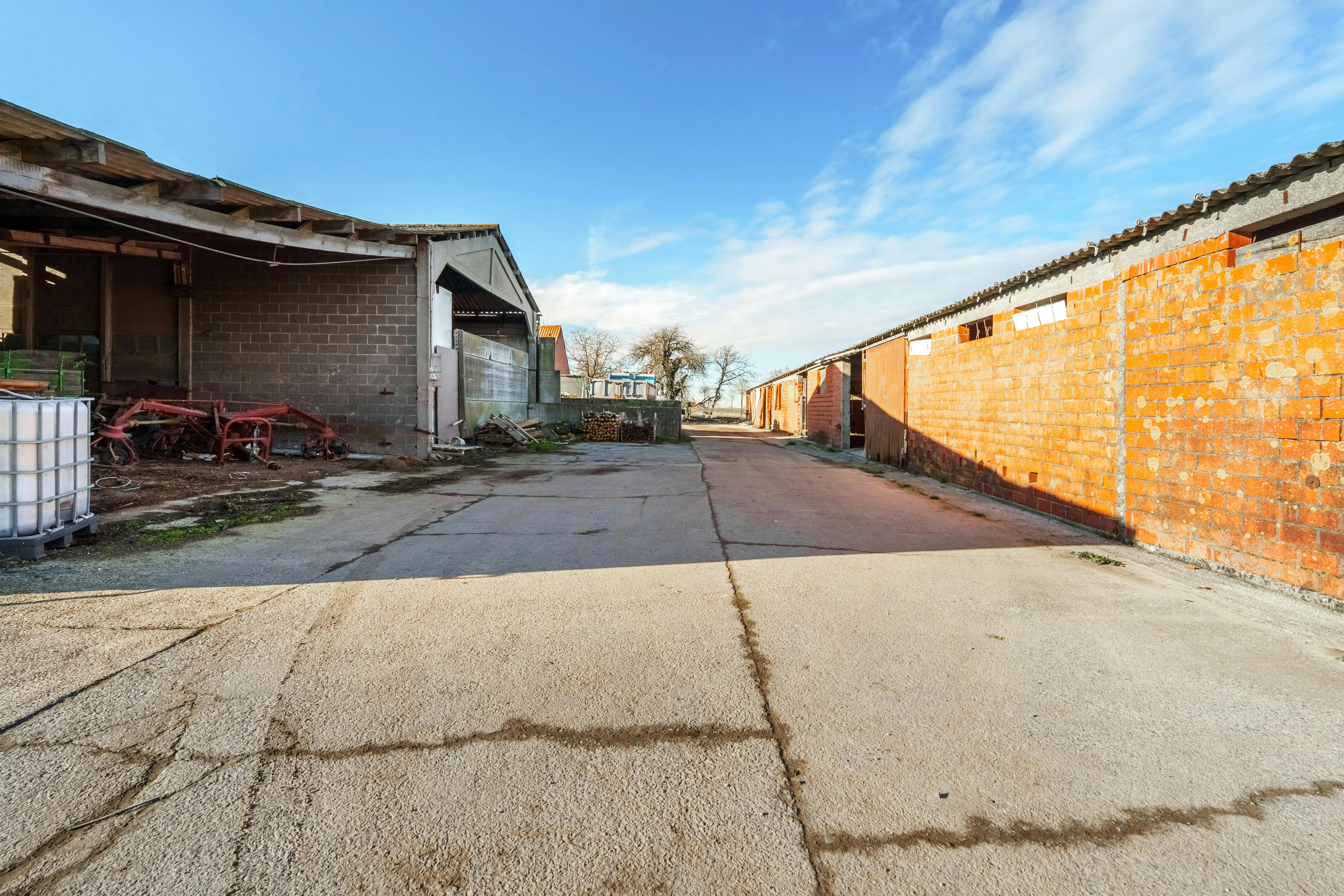 Authentiek te renoveren hoeve met uniek potentieel op bijna 3 hectare in Voormezele  foto 18