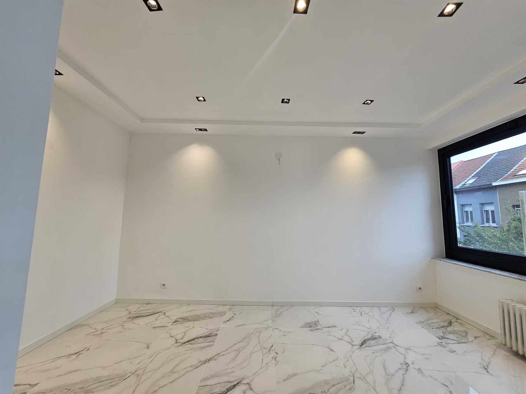 Gerenoveerd 1-Slaapkamer in Antwerpen foto 5