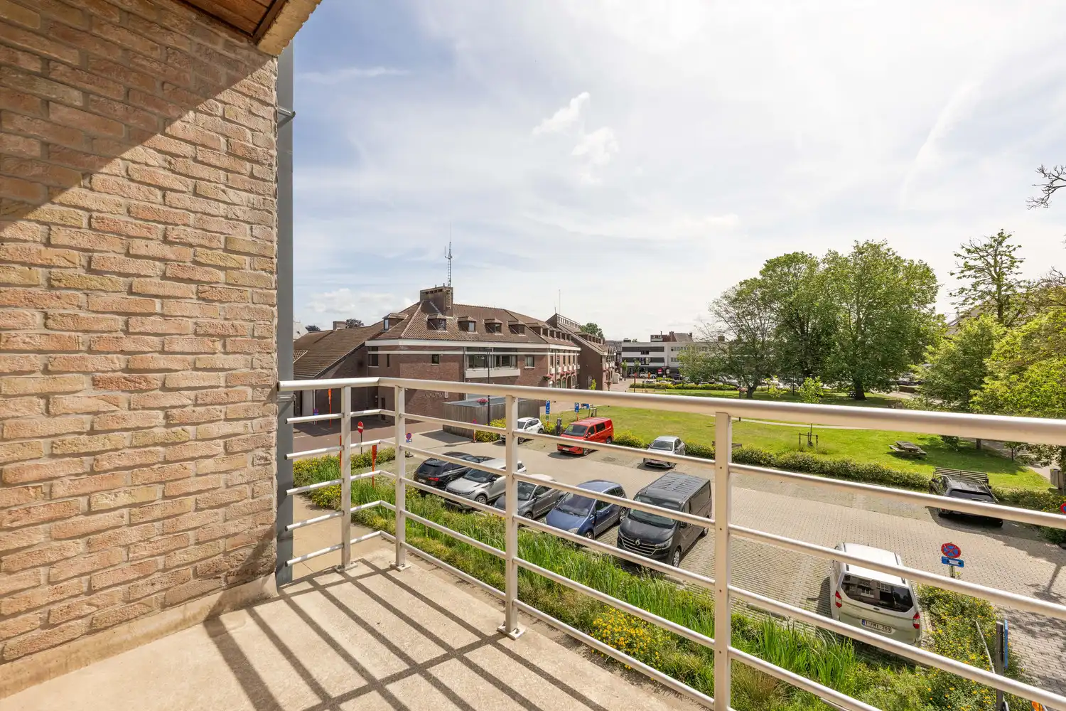 Hoekappartement te Meulebeke met garage en 2 terrassen. foto 17